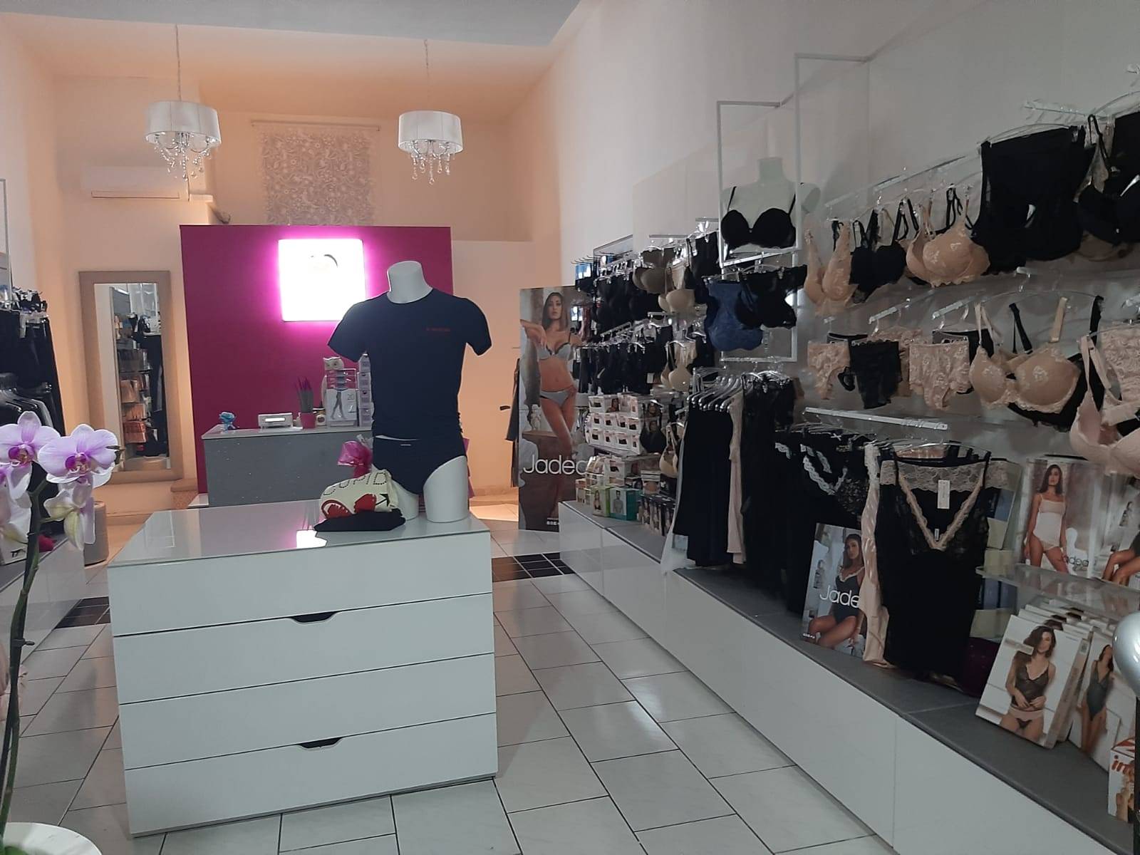 LOCALE COMMERCIALE in vendita a Colleferro, C.SO FILIPPO TURATI