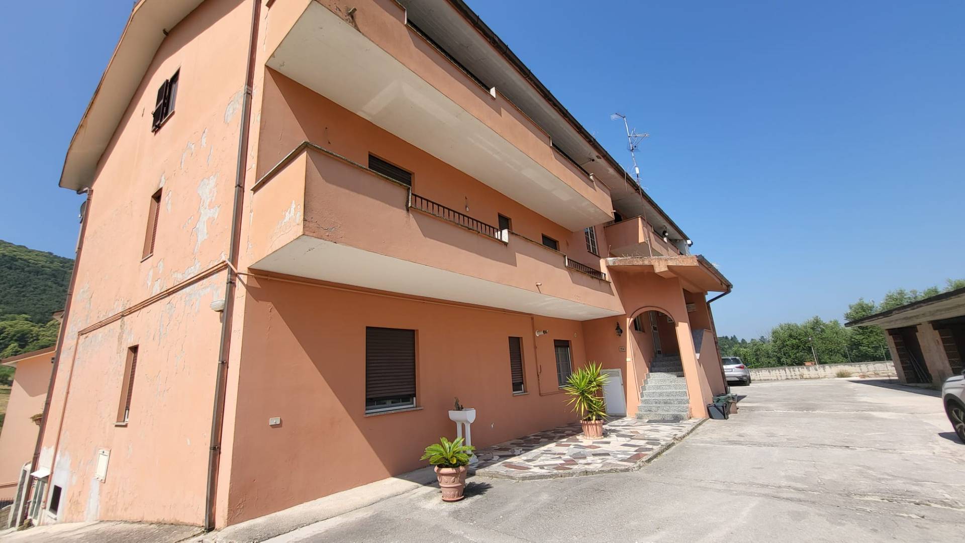 APPARTAMENTO 1 in vendita a Colleferro, VIA DEI PIOPPI