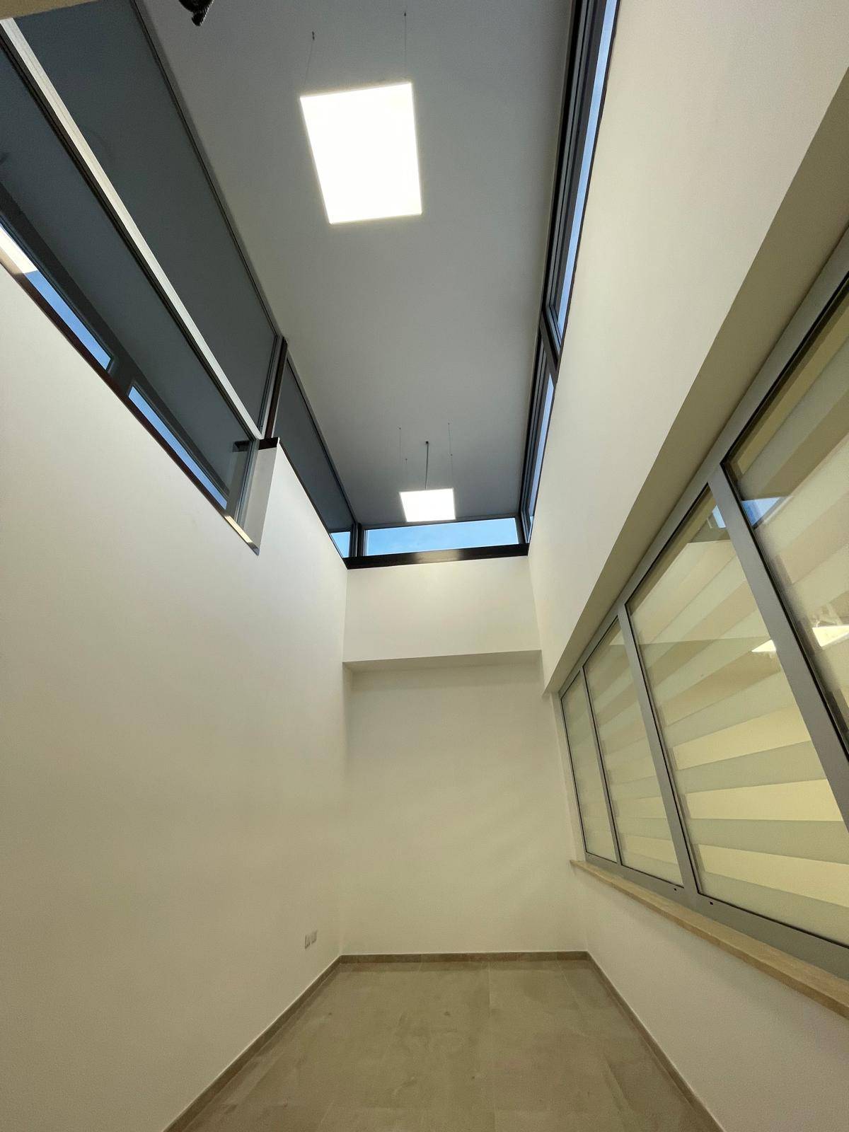 Locale commerciale in affitto a Colleferro, VIA DEI PIOPPI