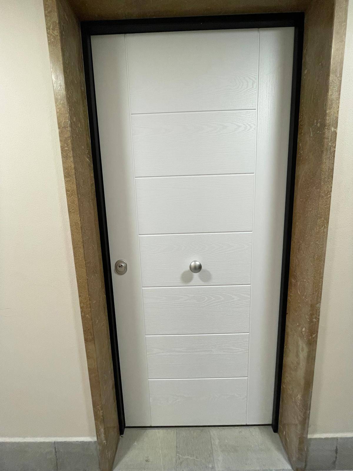 Locale commerciale in affitto a Colleferro, VIA DEI PIOPPI