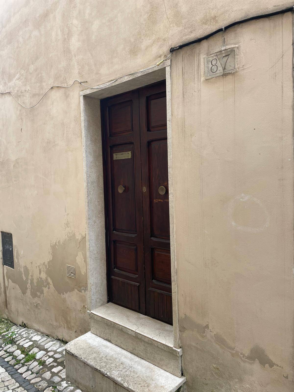 APPARTAMENTO CON ENTRATA INDIPENDENTE in vendita a Gavignano, VIA R. MARGHERITA