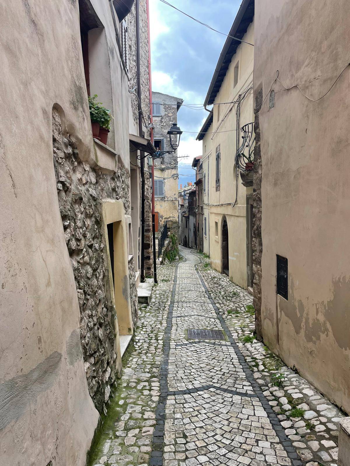 APPARTAMENTO CON ENTRATA INDIPENDENTE in vendita a Gavignano, VIA R. MARGHERITA