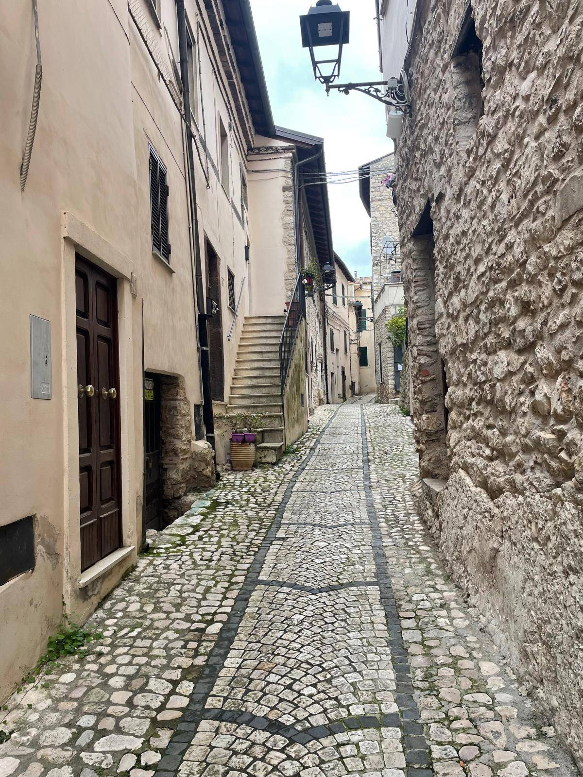 APPARTAMENTO CON ENTRATA INDIPENDENTE in vendita a Gavignano, VIA R. MARGHERITA