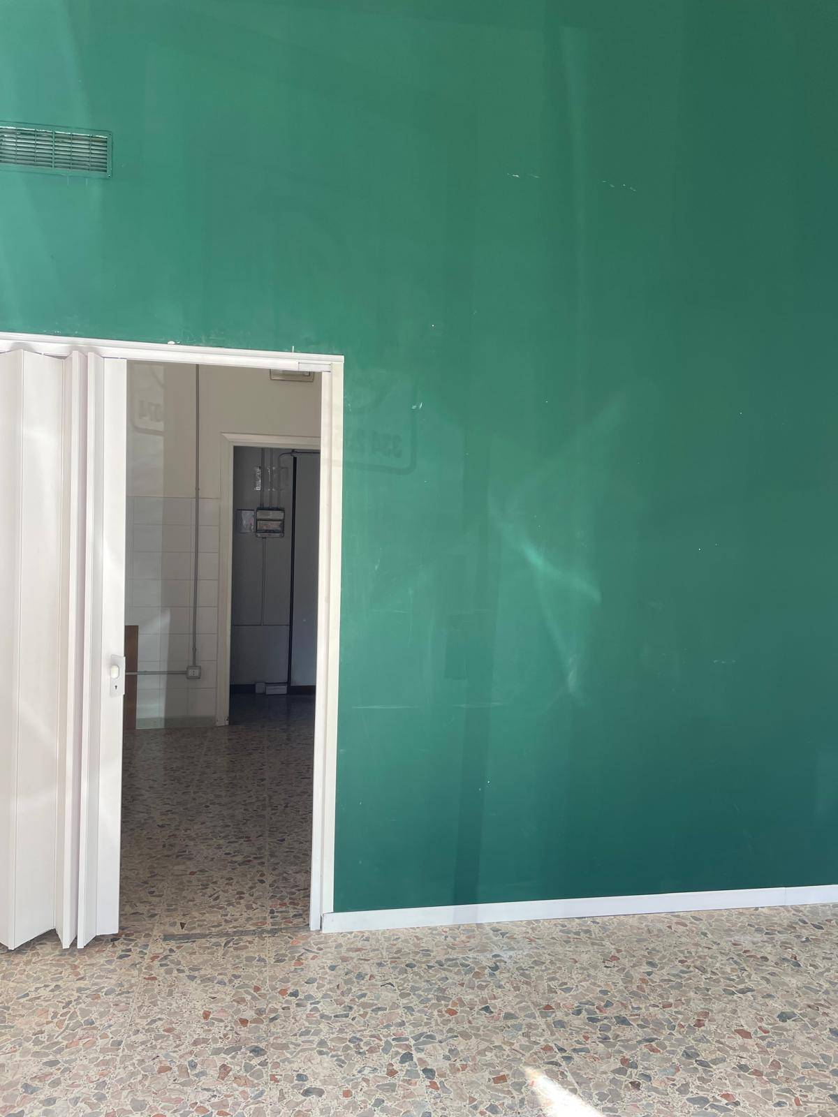 Locale commerciale in affitto a Colleferro, VIA CONSOLARE LATINA