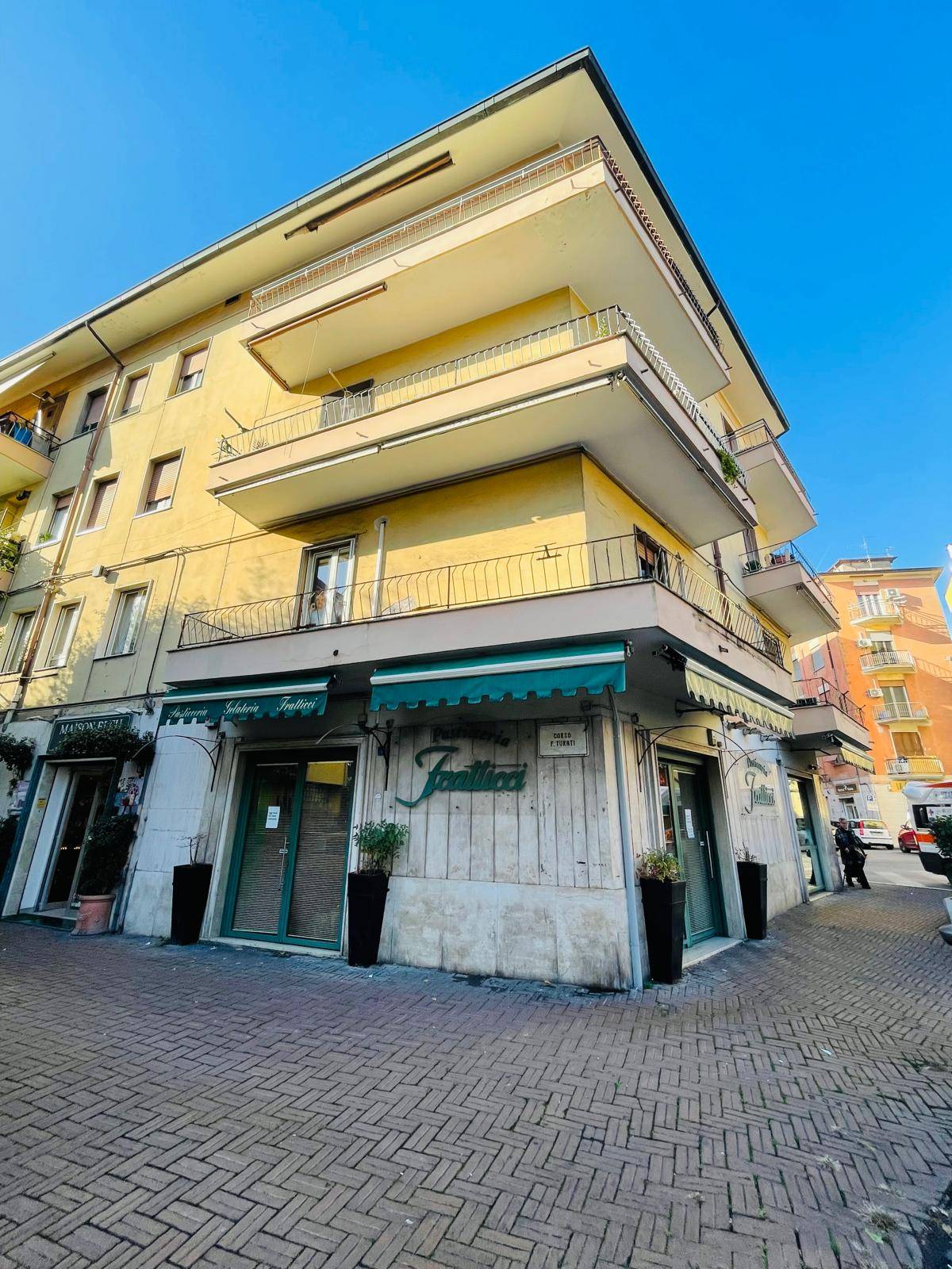 Locale commerciale in affitto a Colleferro, C.SO FILIPPO TURATI