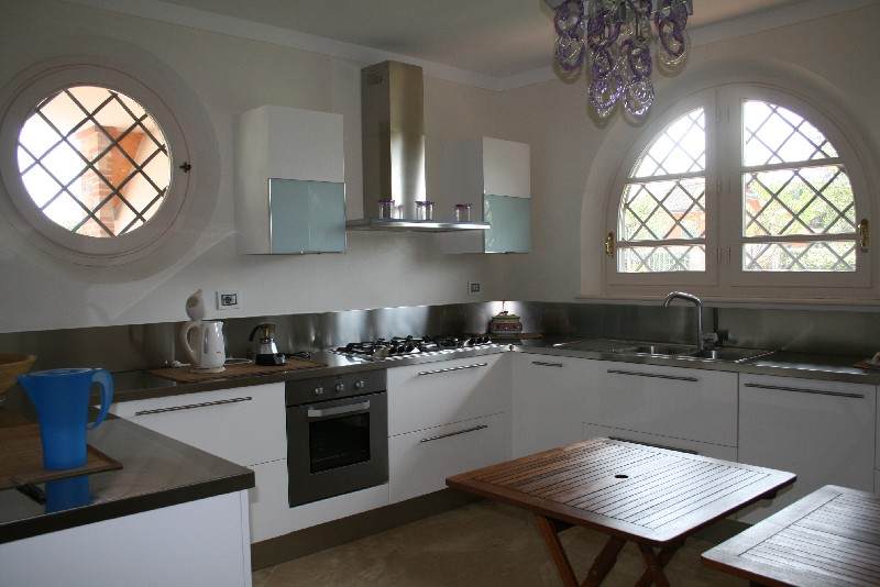 VILLA + PISCINA in vendita a Forte dei Marmi, Vittoria Apuana