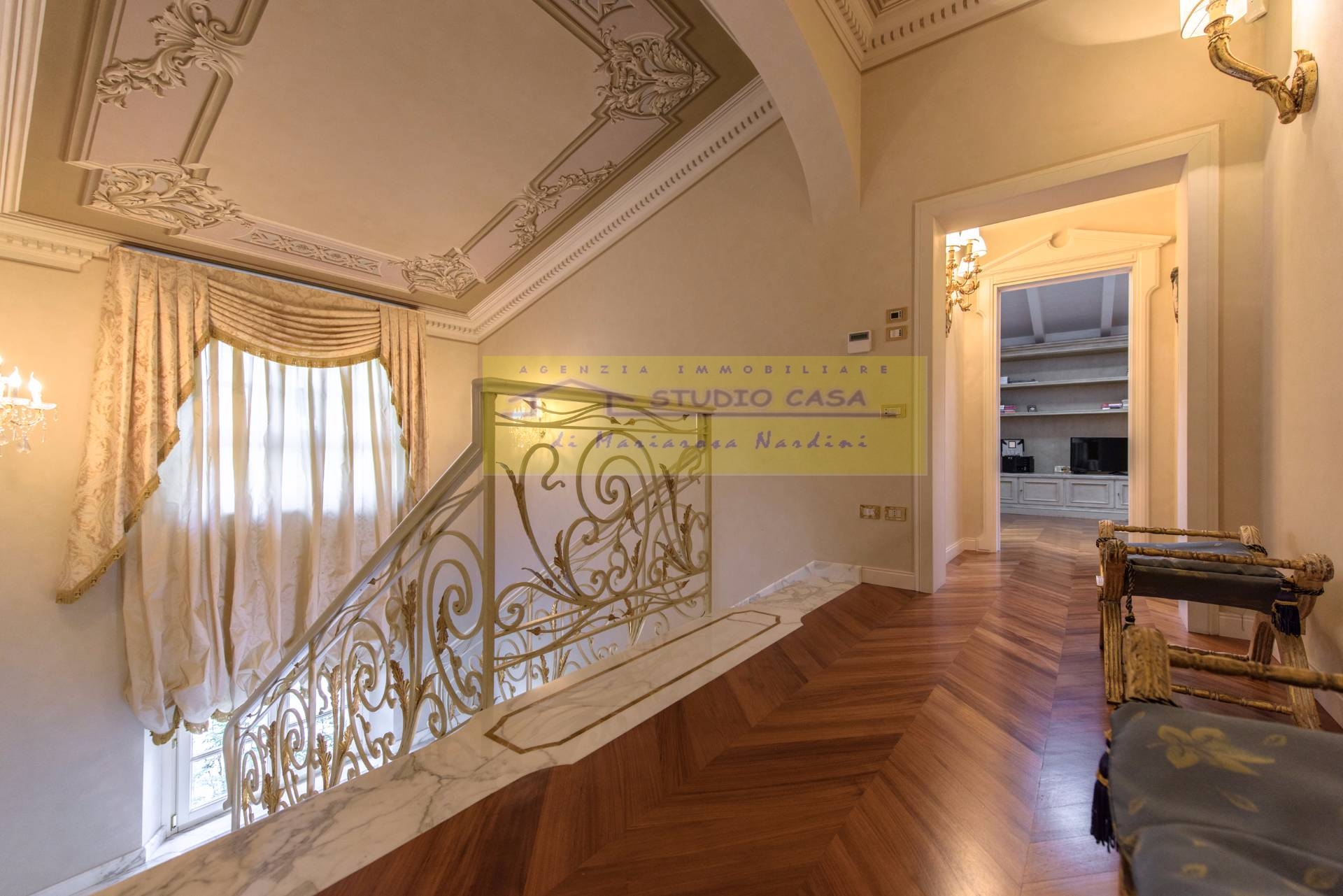 VILLA + PISCINA in vendita a Montespertoli