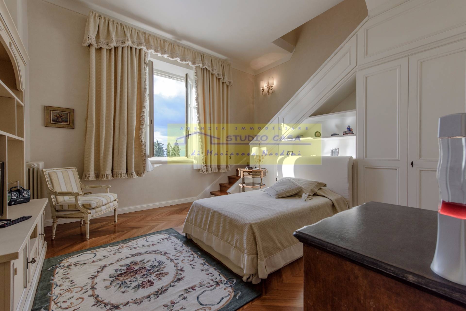 VILLA + PISCINA in vendita a Montespertoli