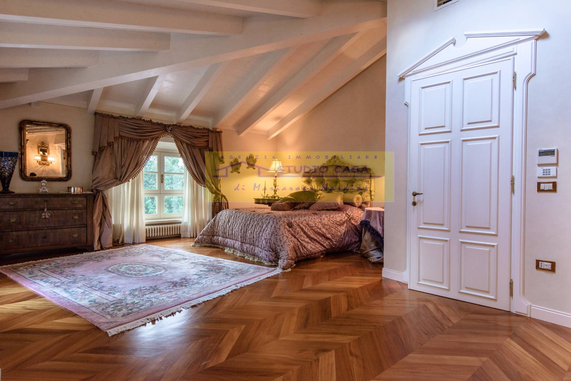 VILLA + PISCINA in vendita a Montespertoli