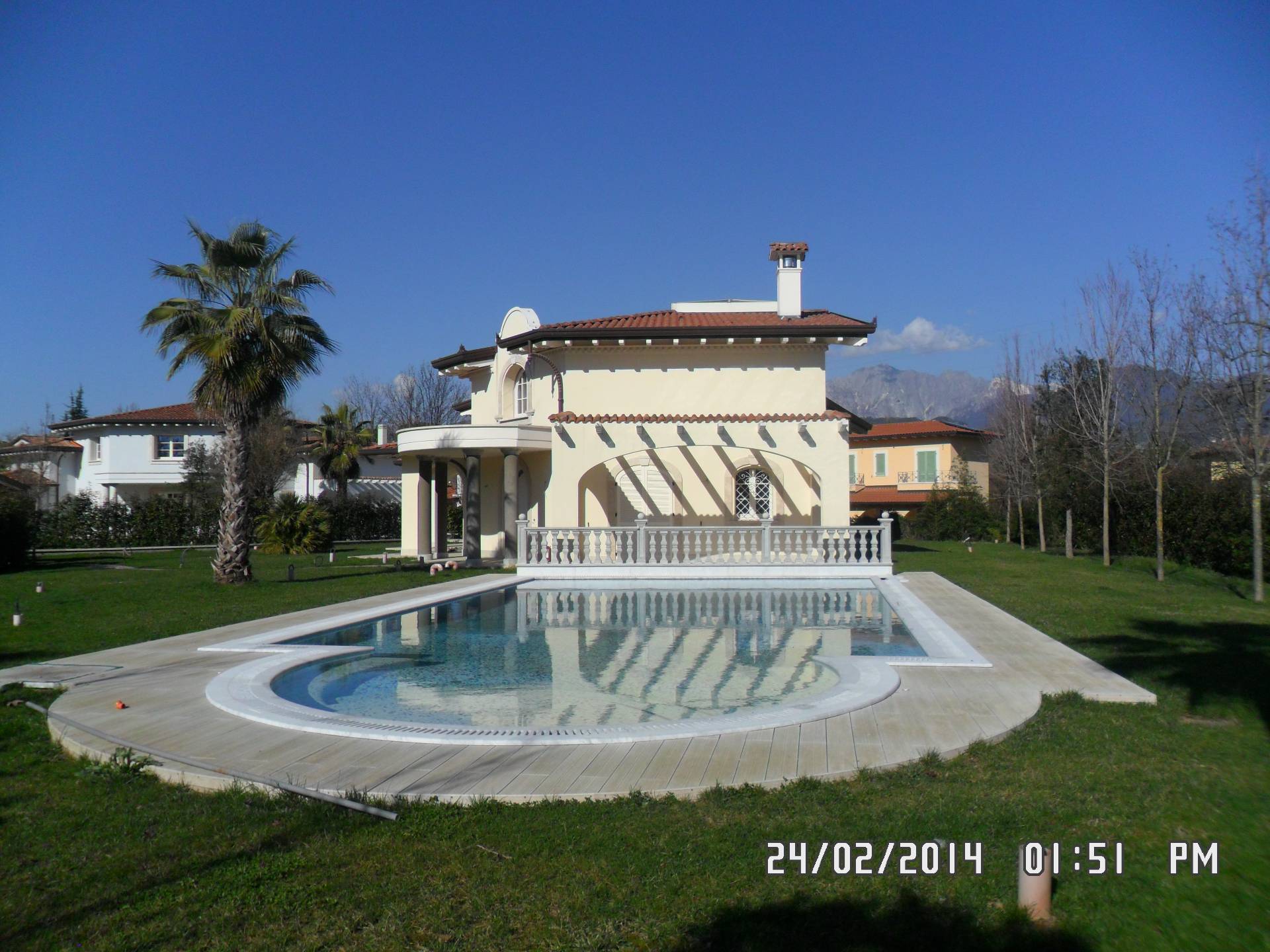 VILLA + PISCINA in affitto a Forte dei Marmi, Caranna