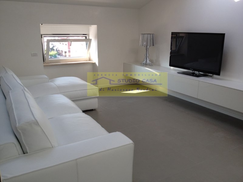 Appartamento con terrazza in vendita a Forte dei Marmi, Centro