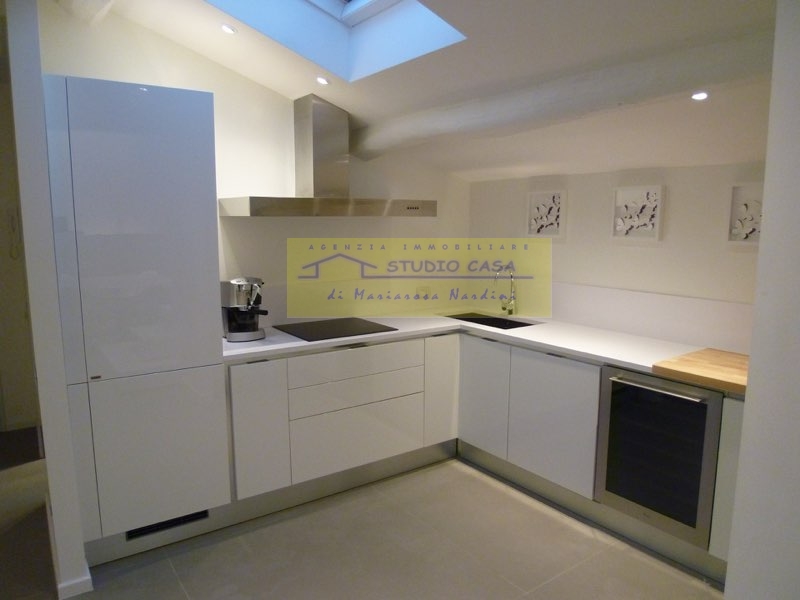 Appartamento con terrazza in vendita a Forte dei Marmi, Centro