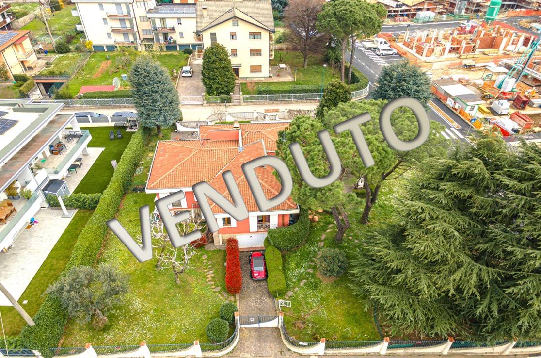 Villa in vendita a Scanzorosciate