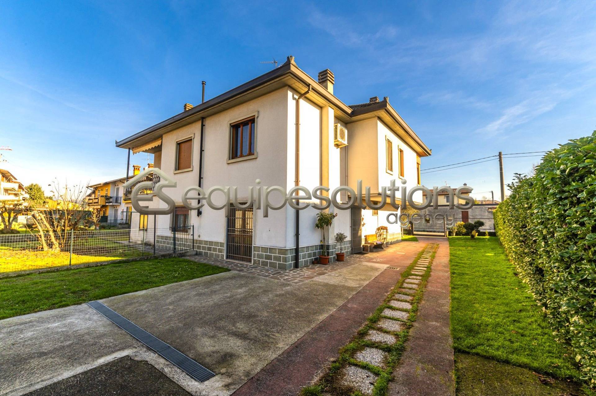 Bifamigliare in vendita a Cologno al Serio