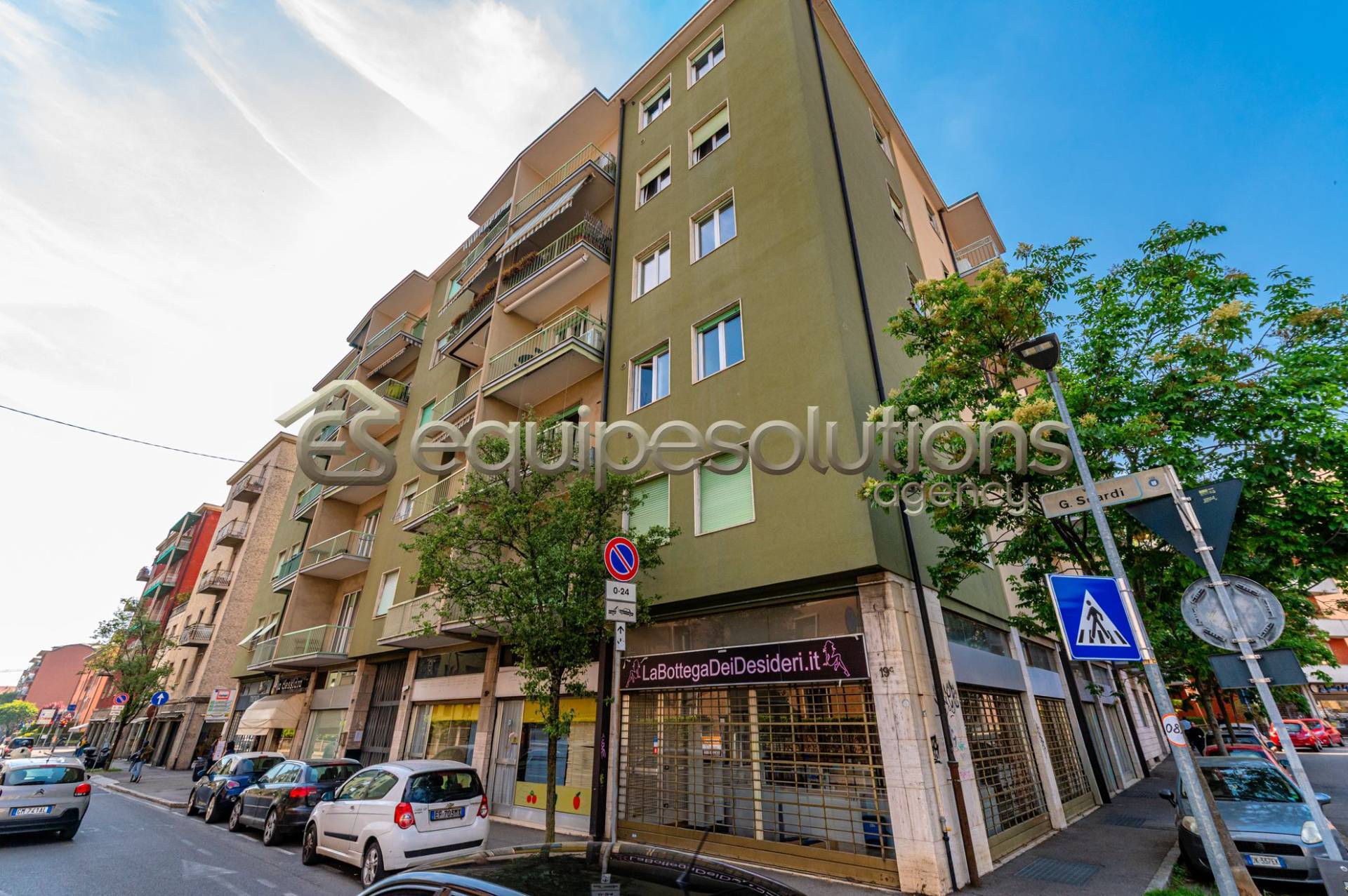 Locale commerciale in vendita a Bergamo, B.go S. Caterina zona Suardi