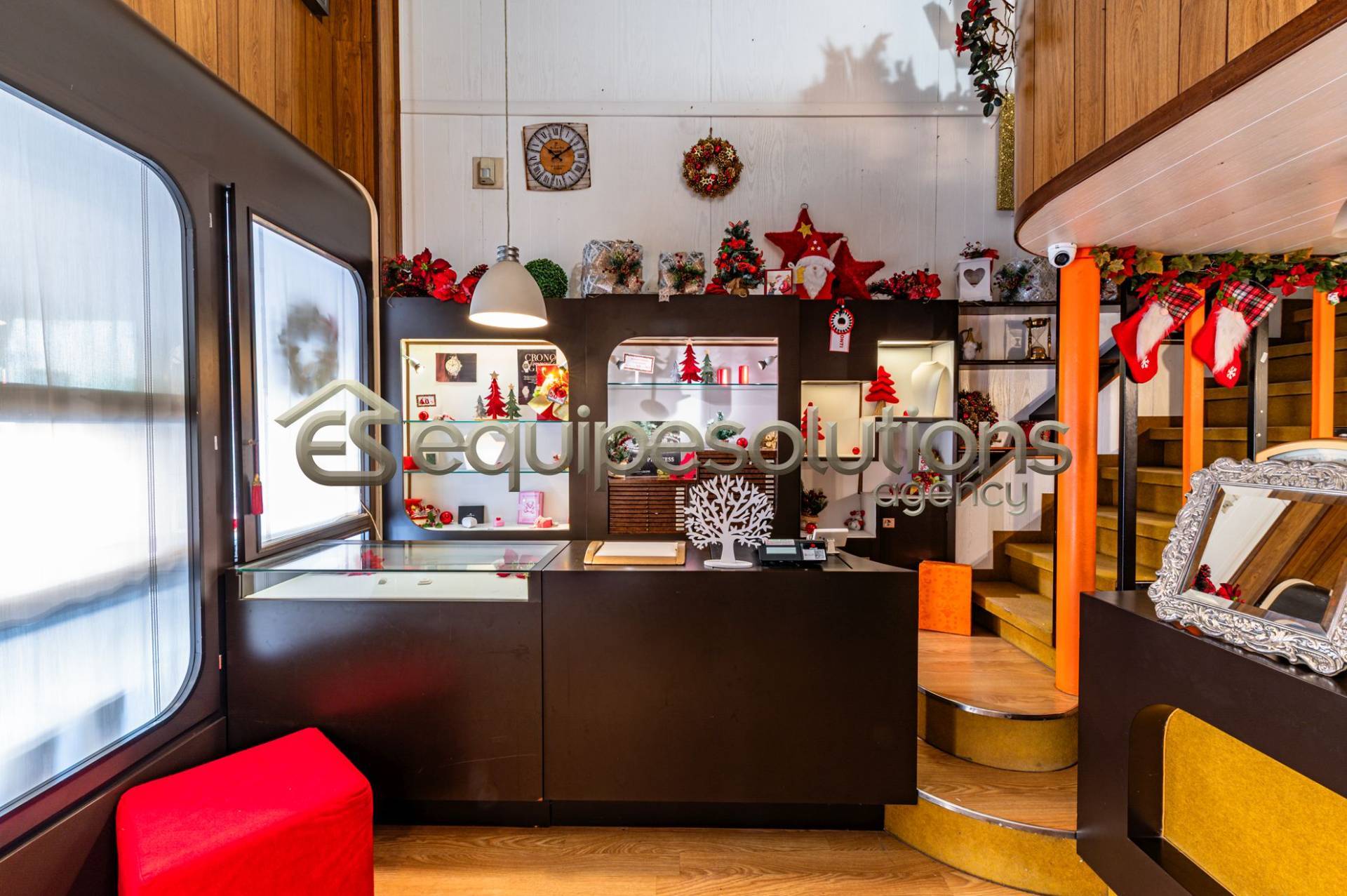 Locale commerciale in vendita a Bergamo, B.go S. Caterina zona Suardi