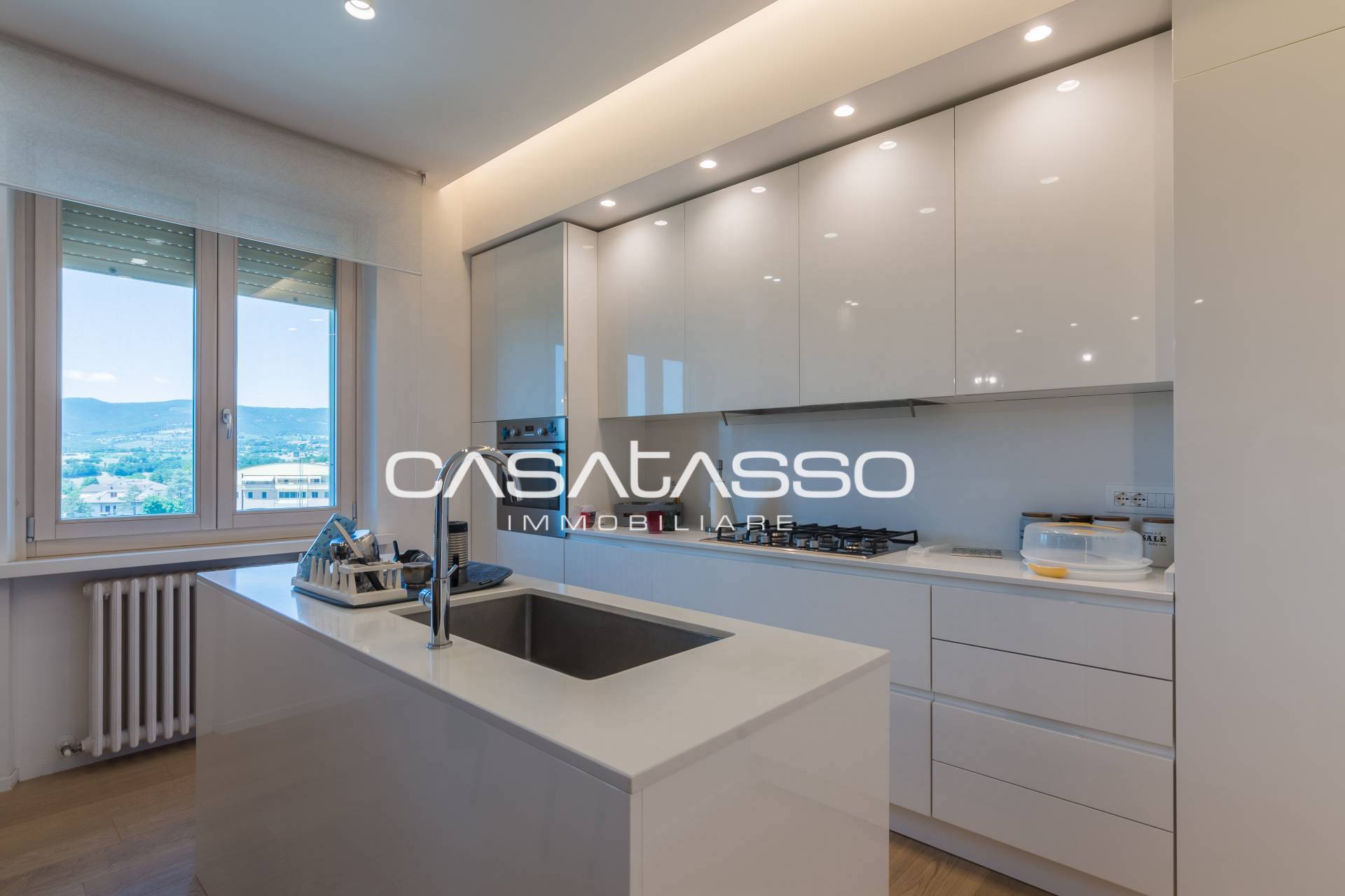 Casa cielo-terra in vendita a Treia, PERIFERIA