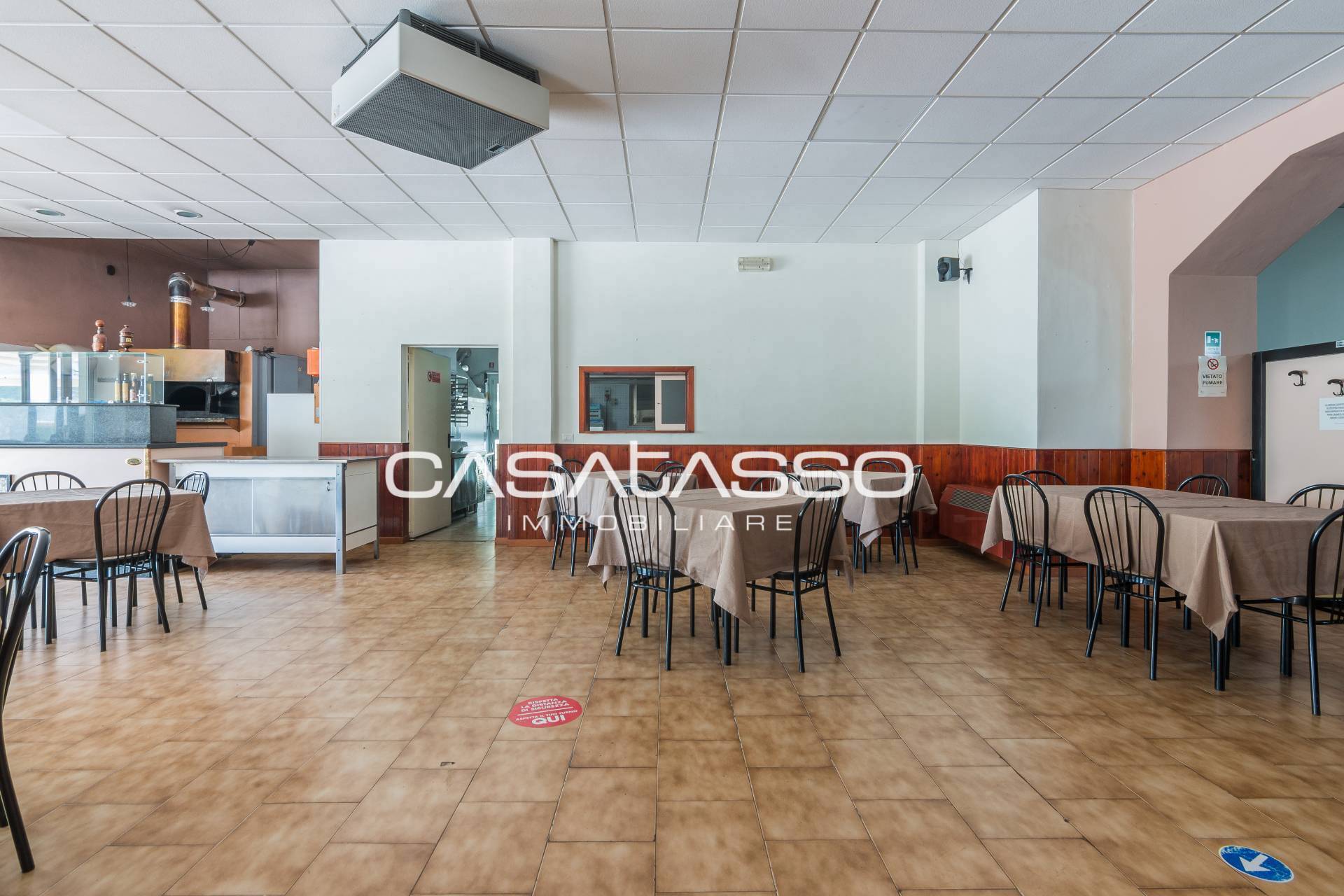 Locale commerciale in vendita a Pollenza, CASETTE VERDINI