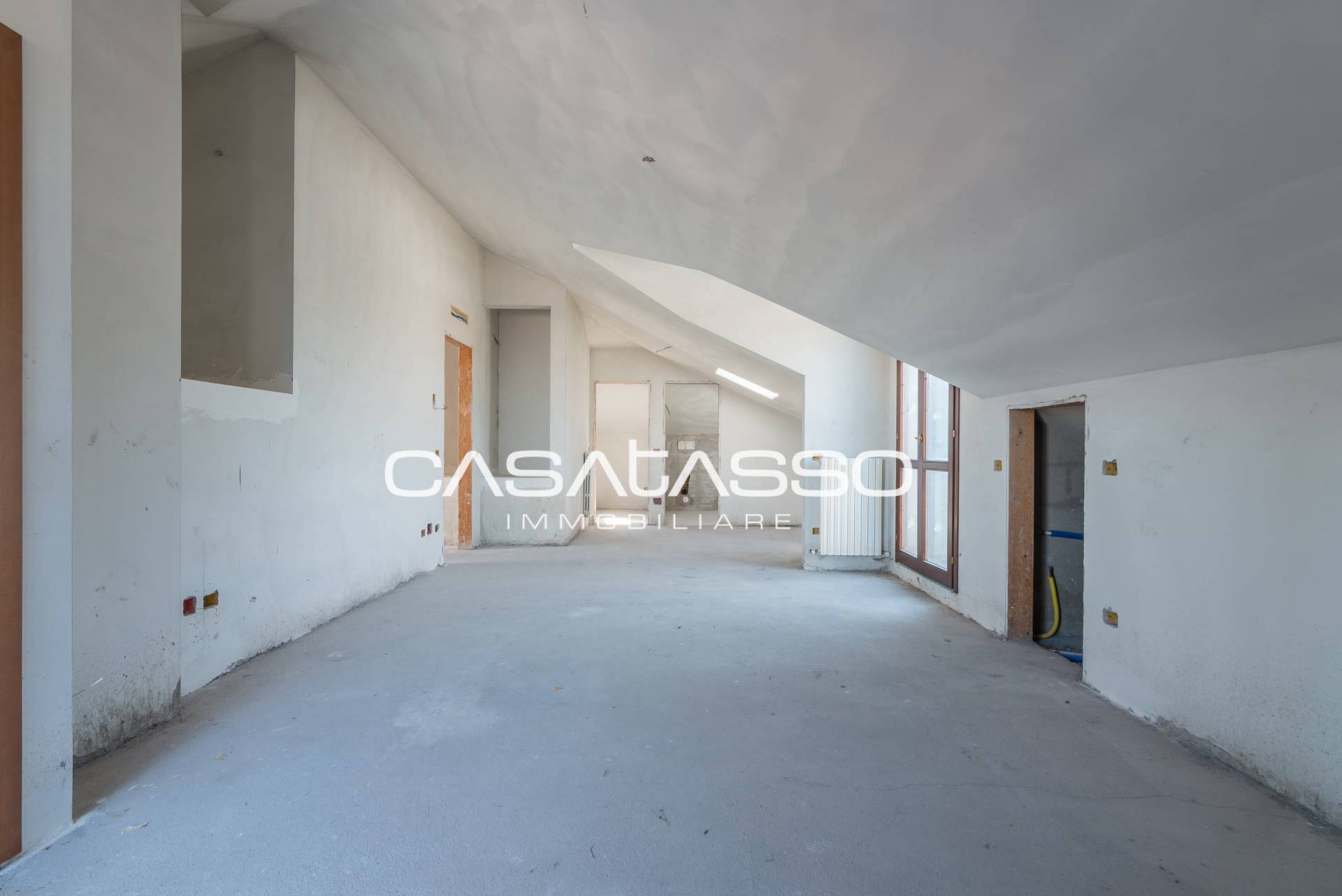 Mansarda in vendita a Macerata, Semicentrale