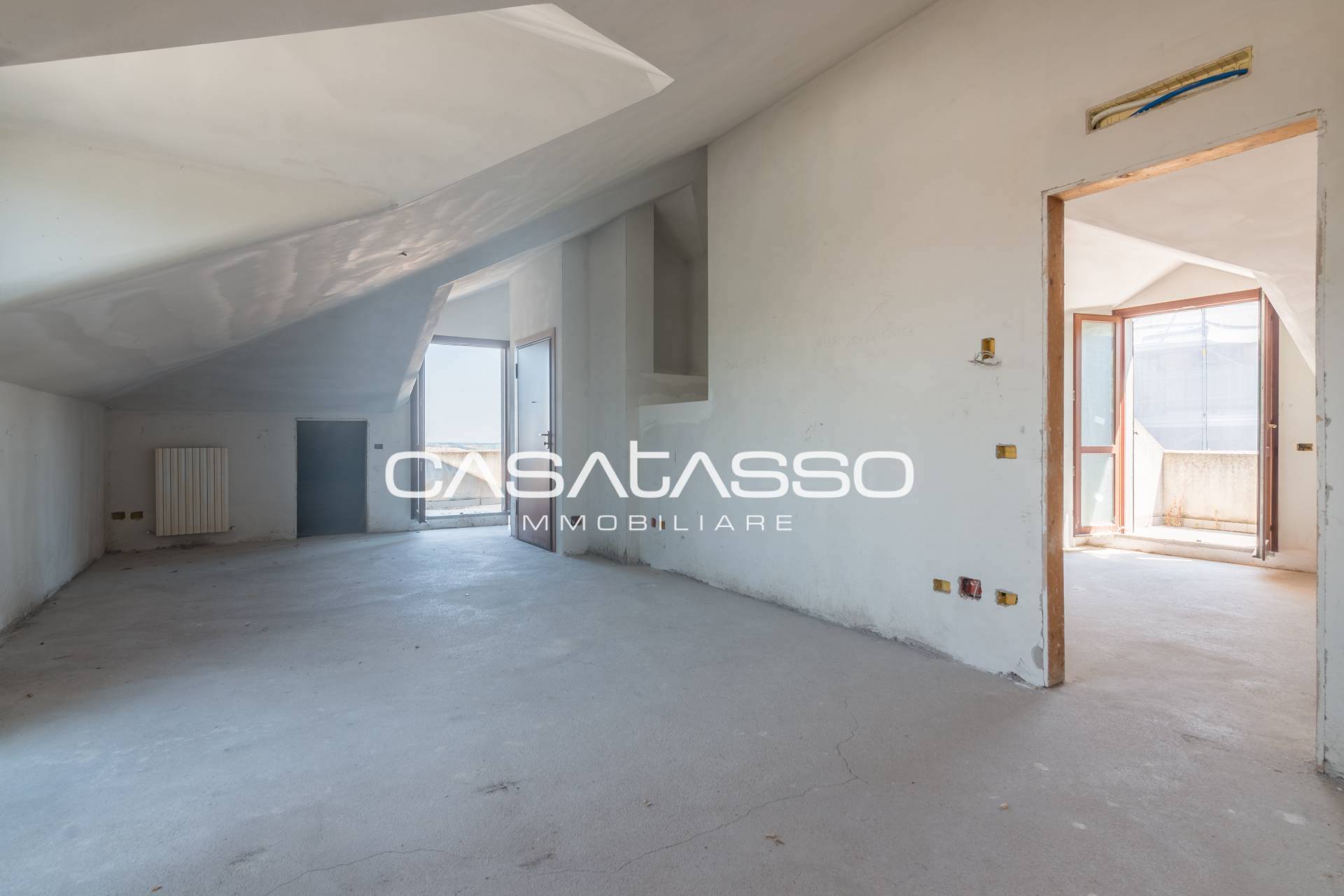 Mansarda in vendita a Macerata, Semicentrale