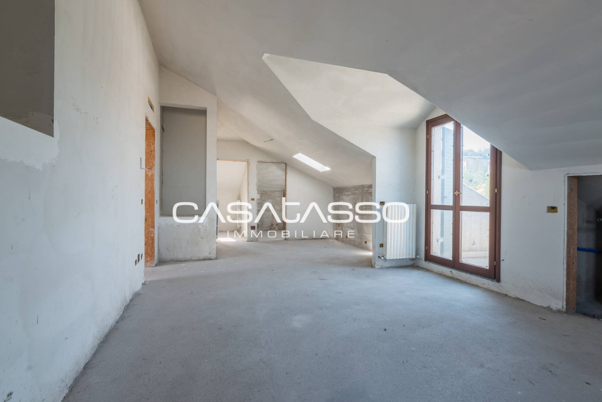 Mansarda in vendita a Macerata, Semicentrale