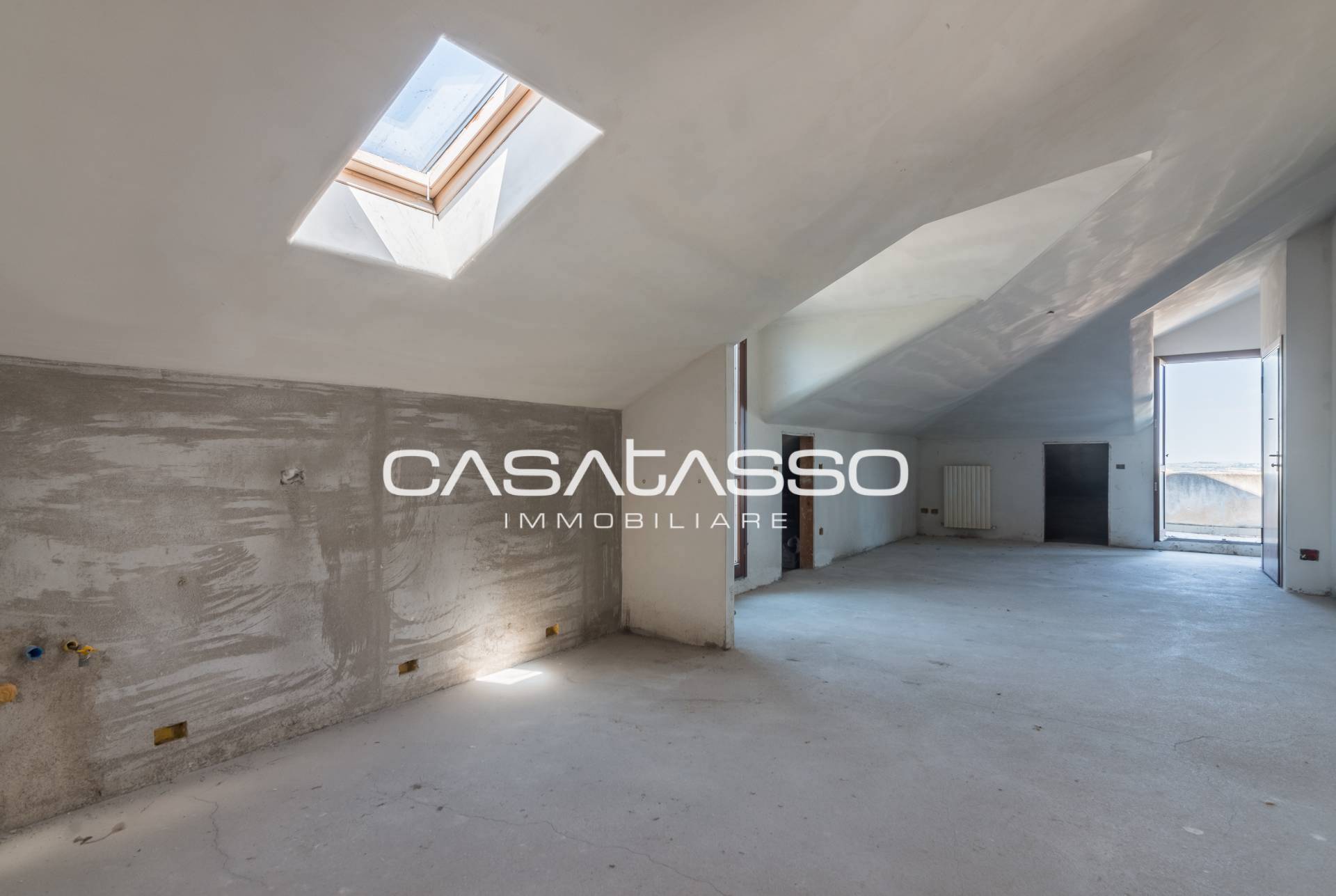 Mansarda in vendita a Macerata, Semicentrale