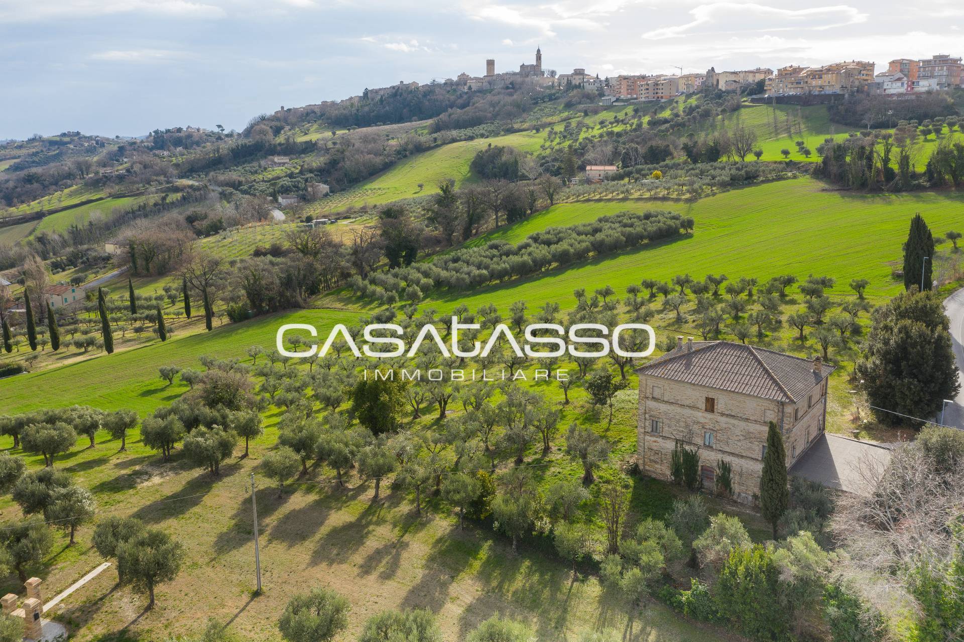 Casale in vendita a Mogliano, CAMPAGNA