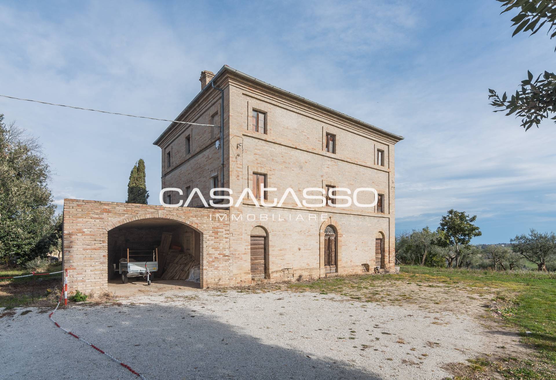 Casale in vendita a Mogliano, CAMPAGNA