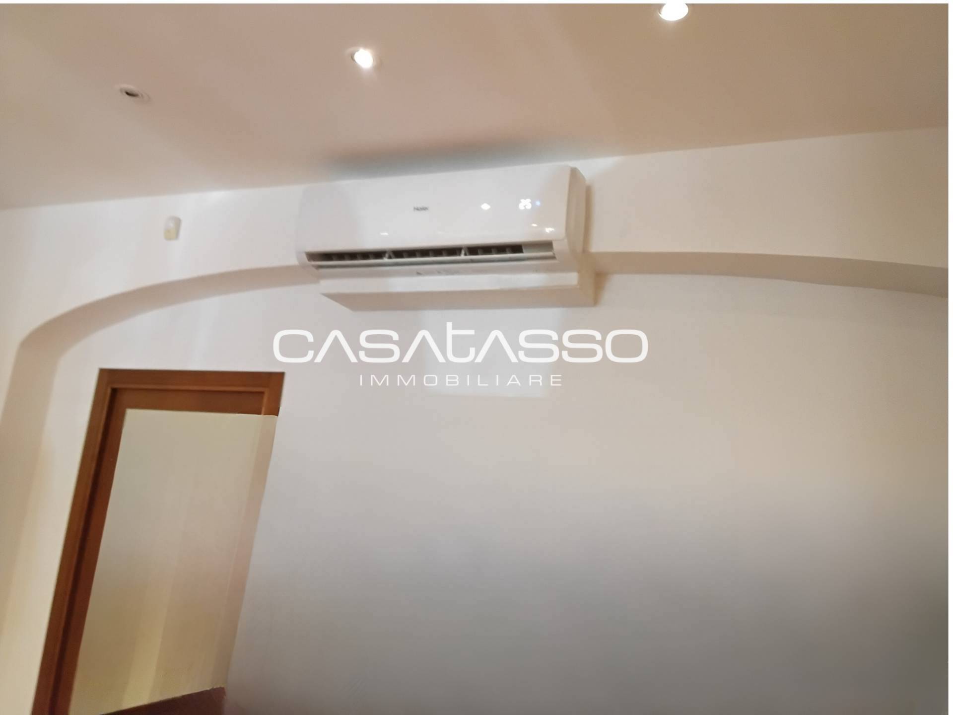 Locale commerciale in vendita a Macerata, C.SO CAVOUR