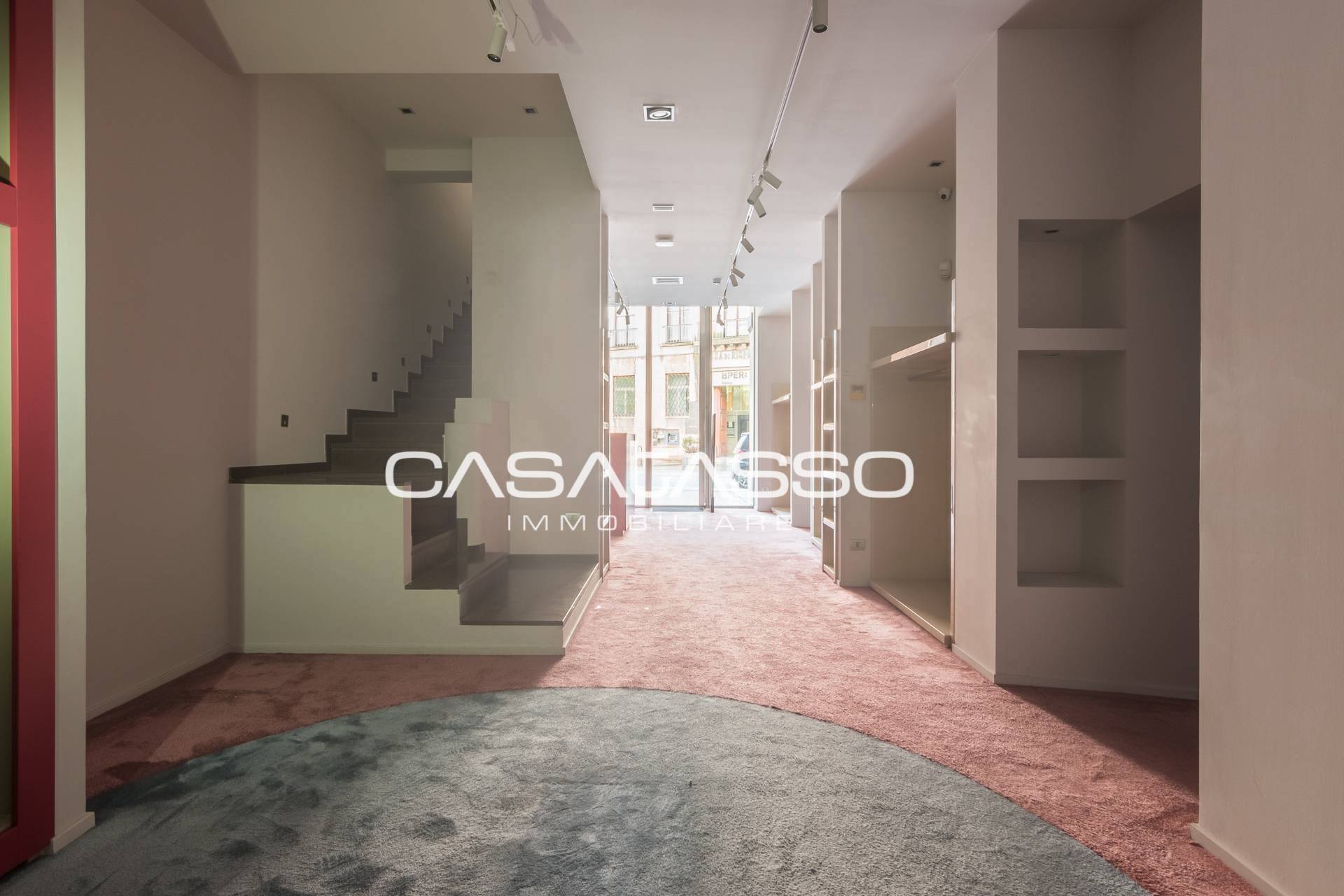 Locale commerciale in vendita a Macerata, Centro storico