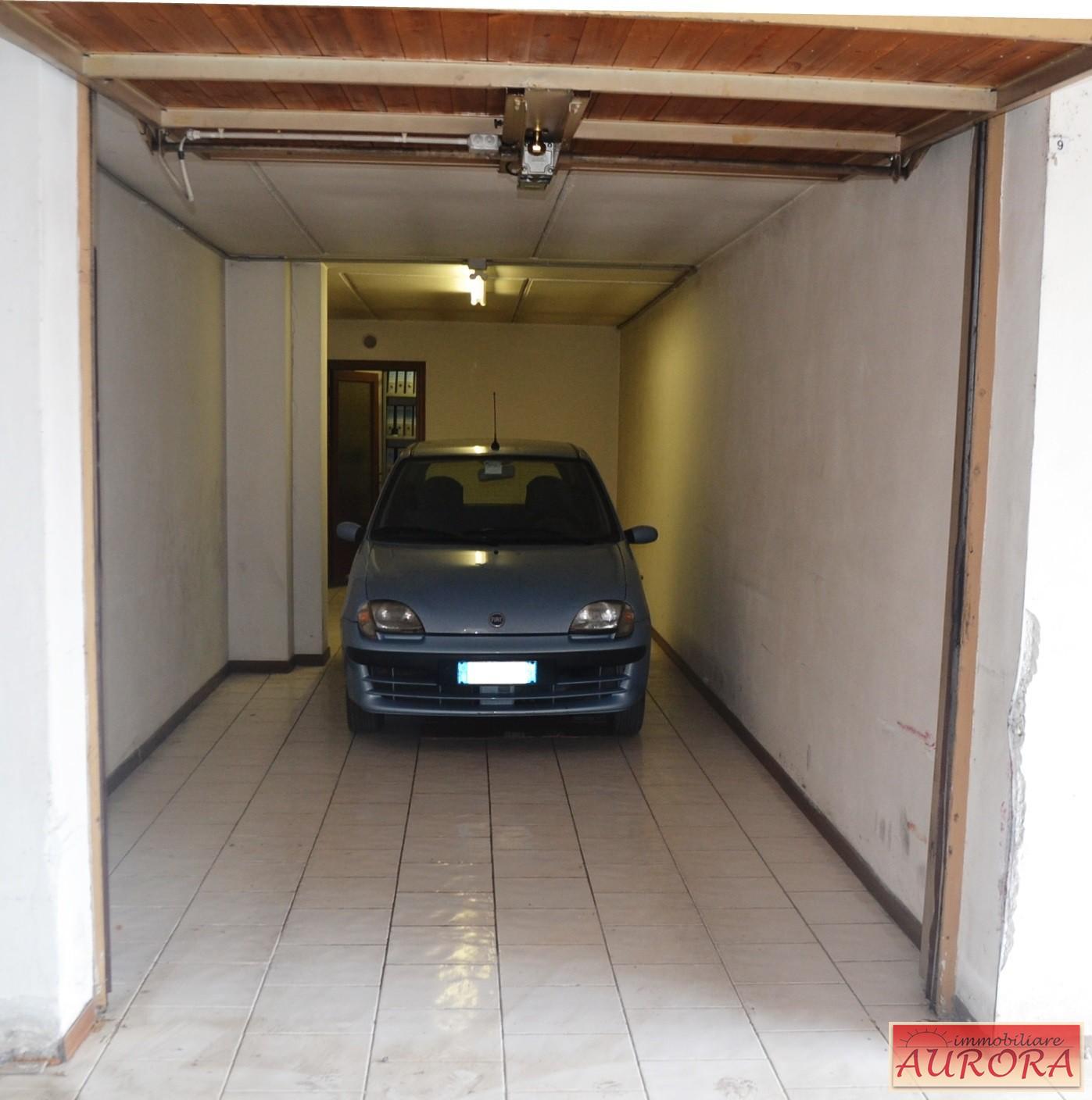 Box/Garage 32mq in affitto a Poggibonsi