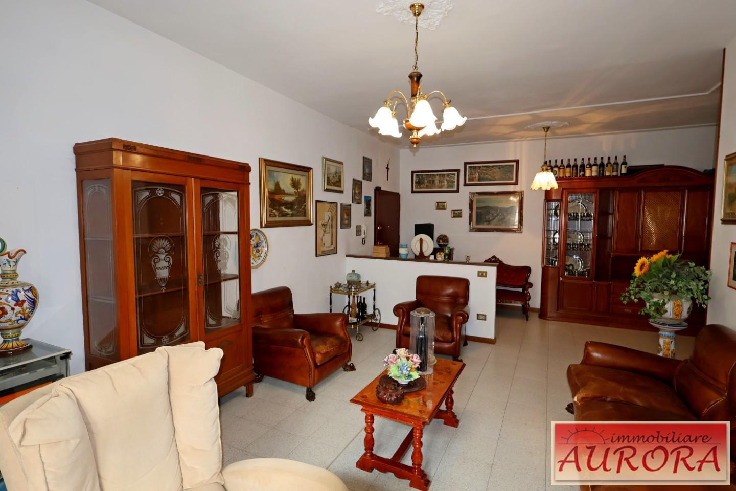 Quadrilocale in vendita a Poggibonsi