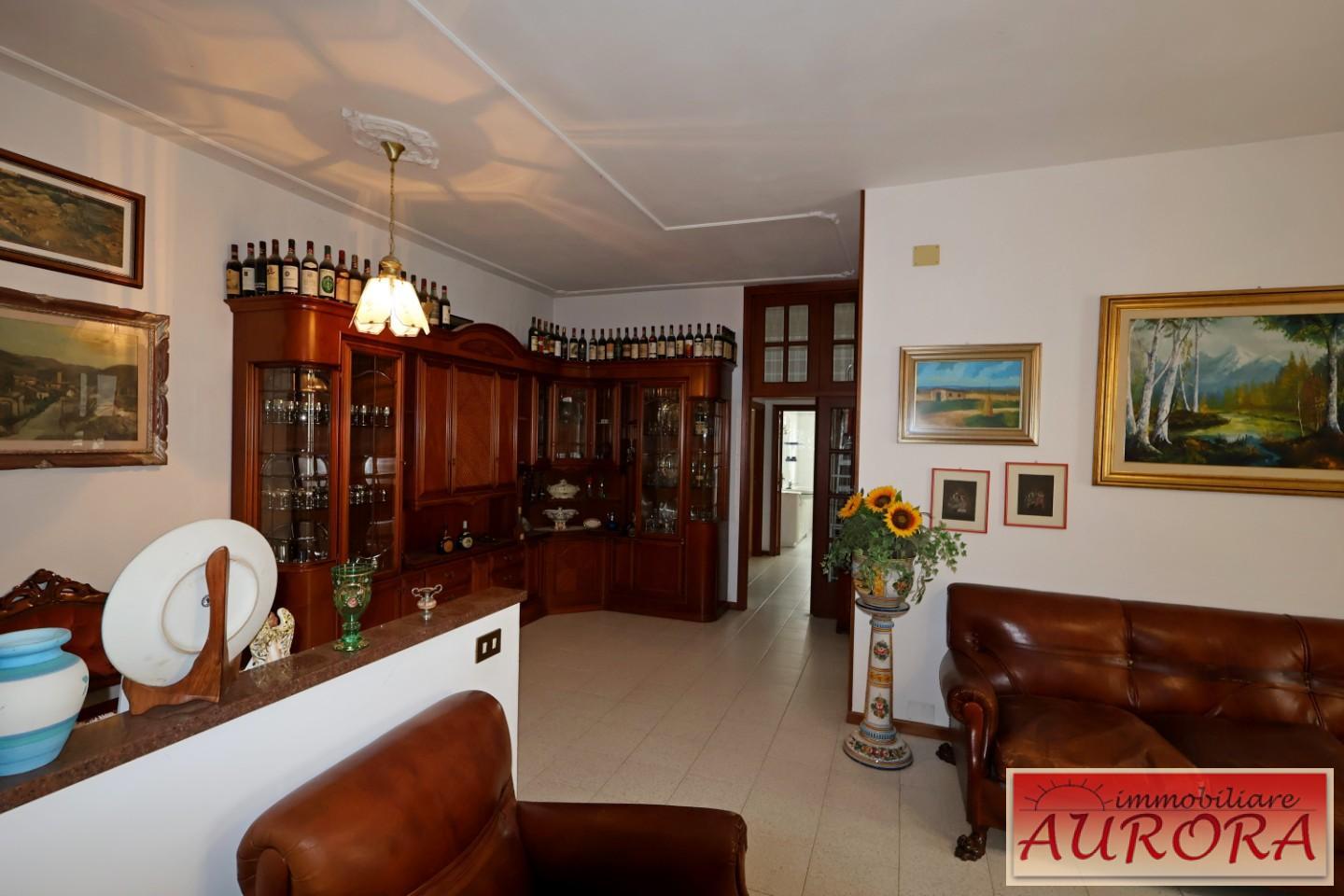 Quadrilocale in vendita a Poggibonsi