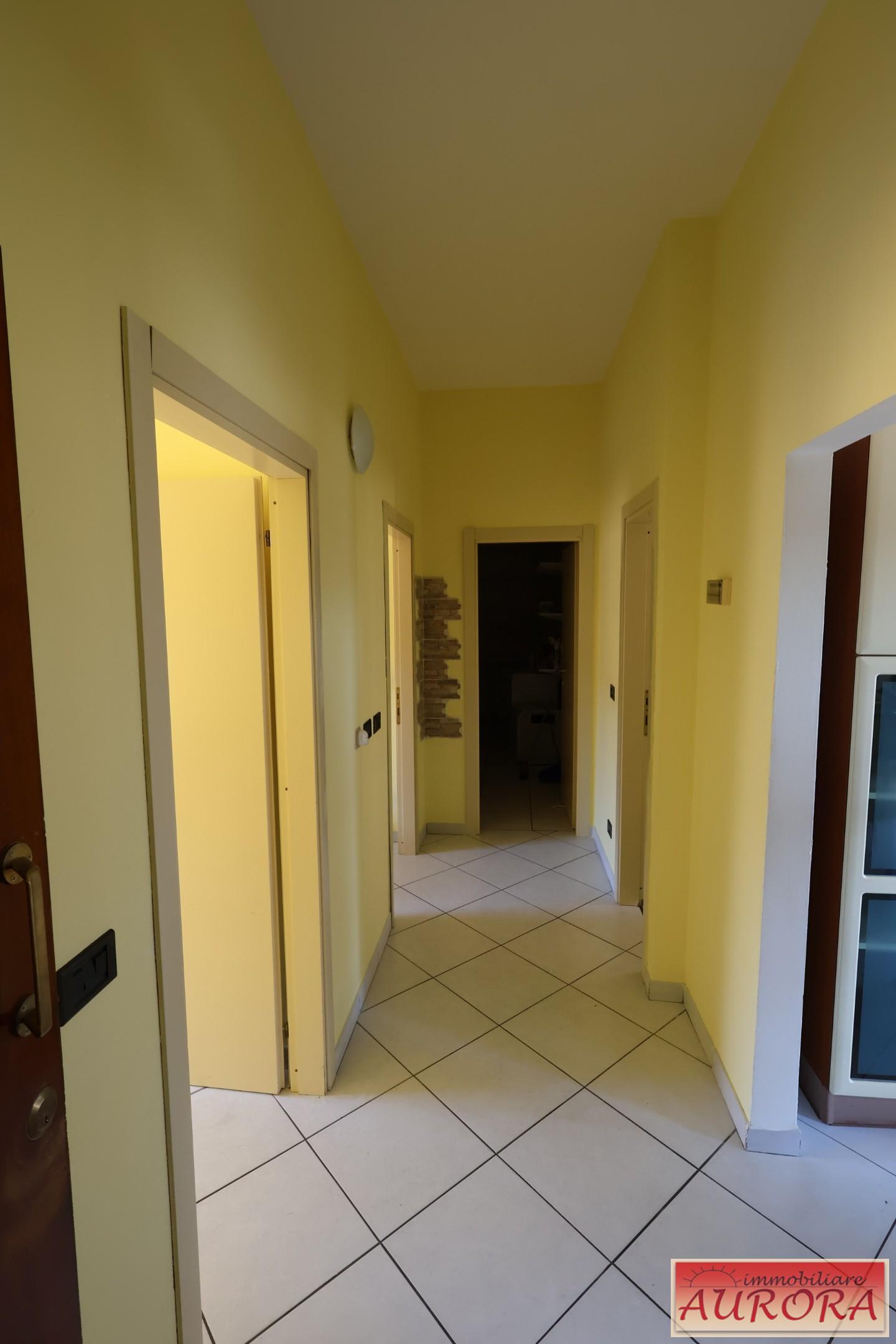 Trilocale arredato in affitto a Poggibonsi