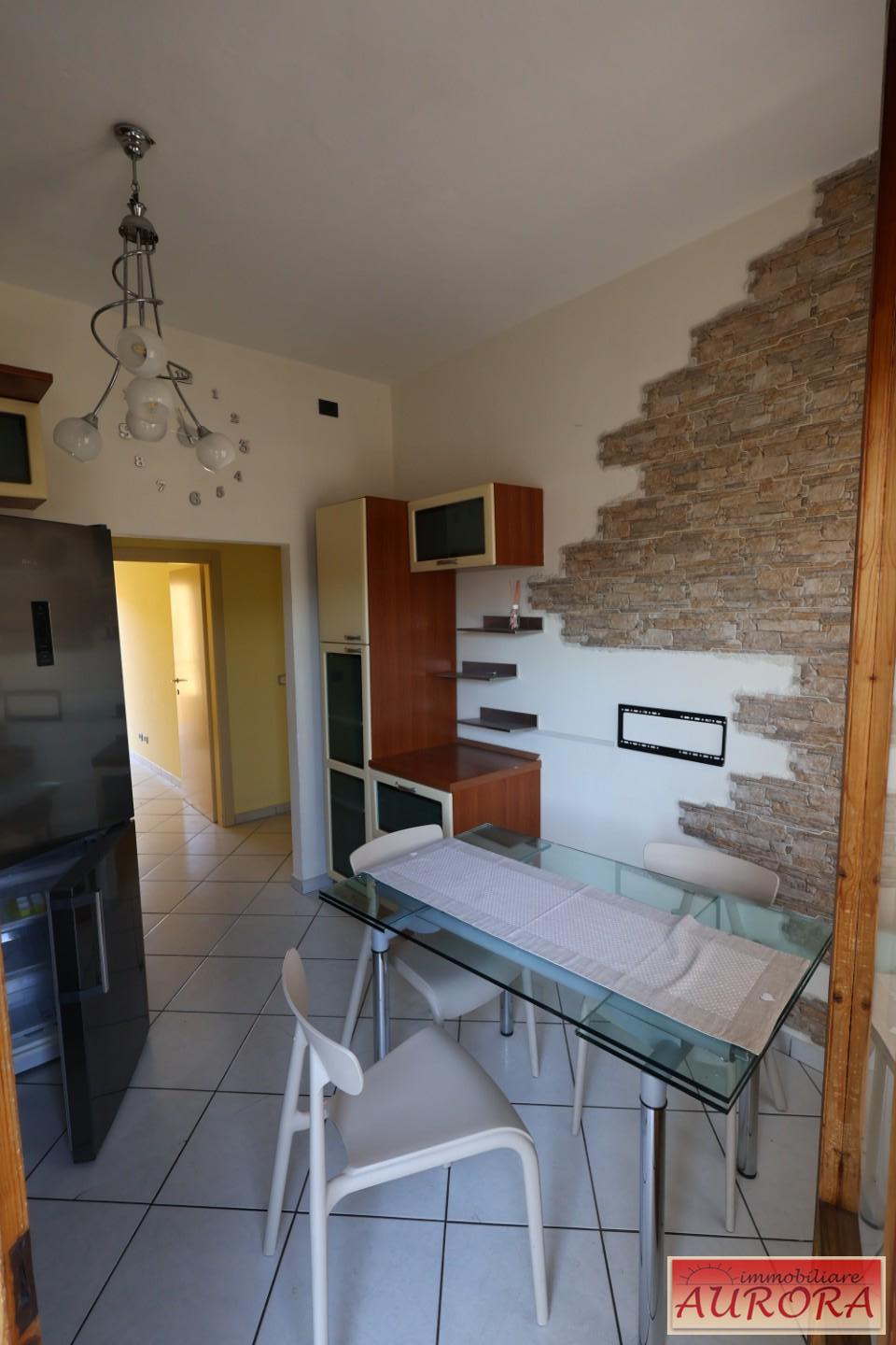 Trilocale arredato in affitto a Poggibonsi