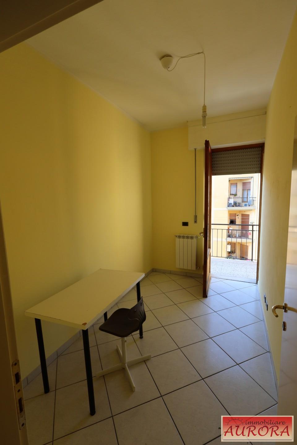 Trilocale arredato in affitto a Poggibonsi