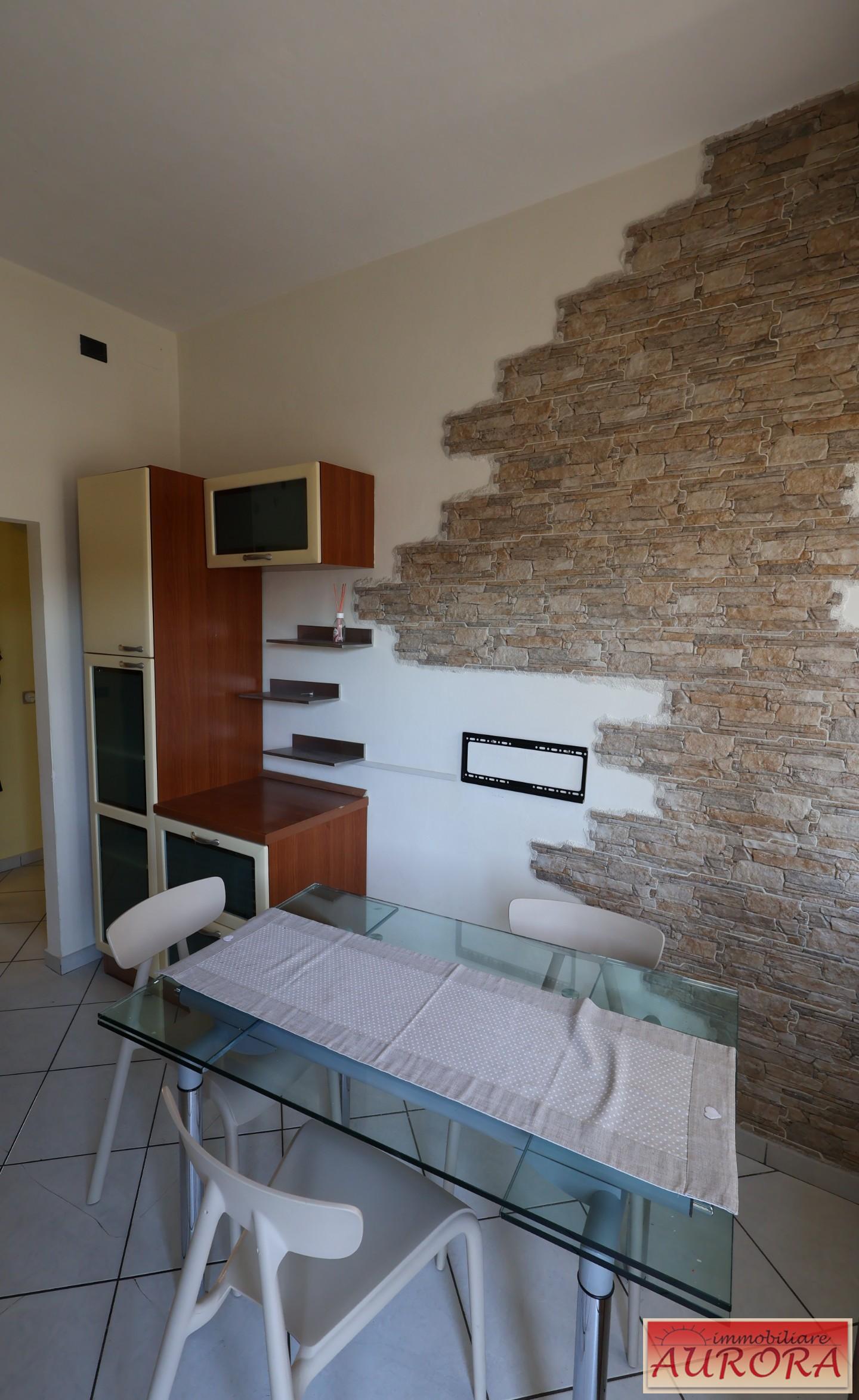 Trilocale arredato in affitto a Poggibonsi