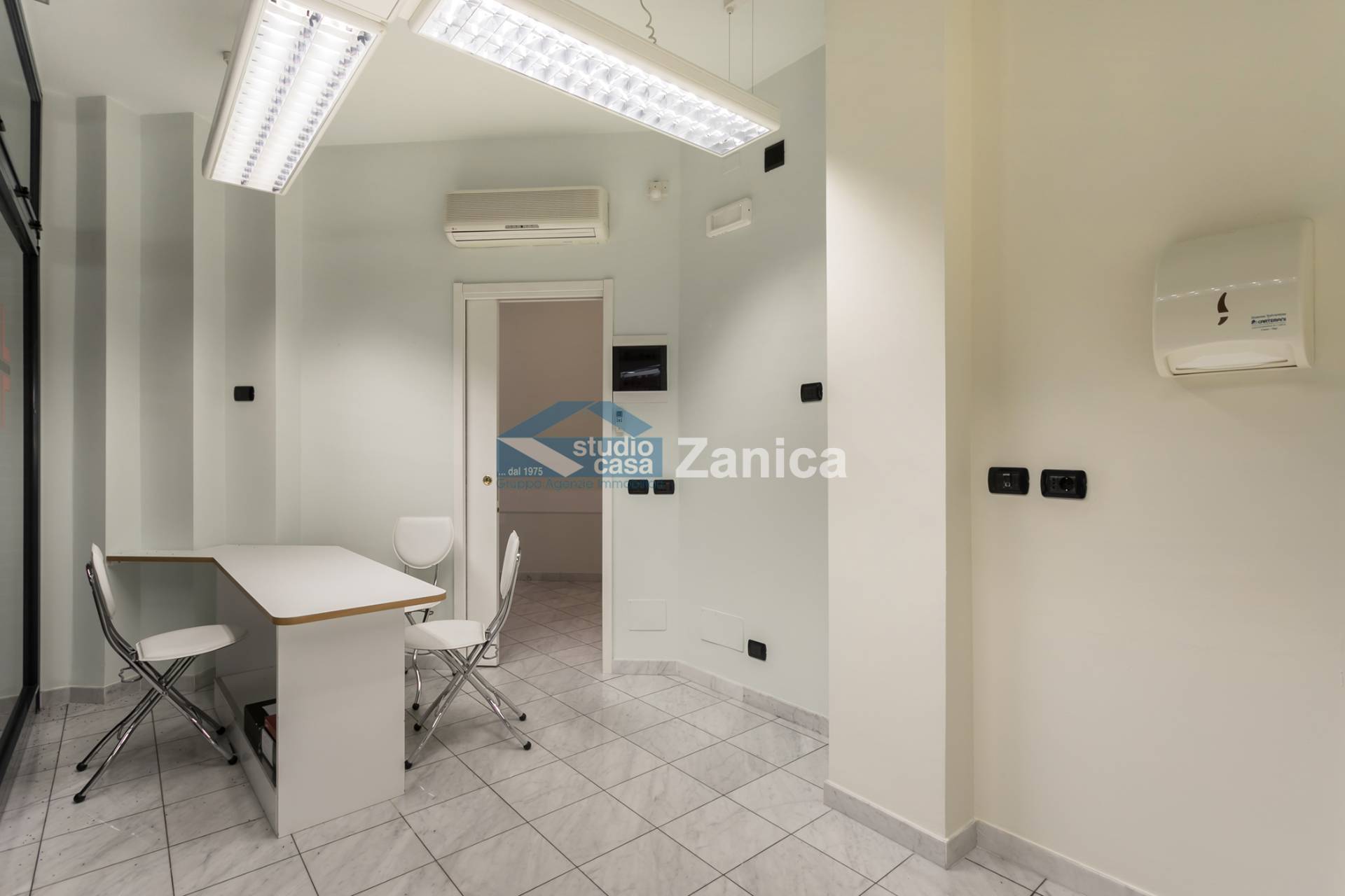 Locale commerciale in affitto a Bergamo