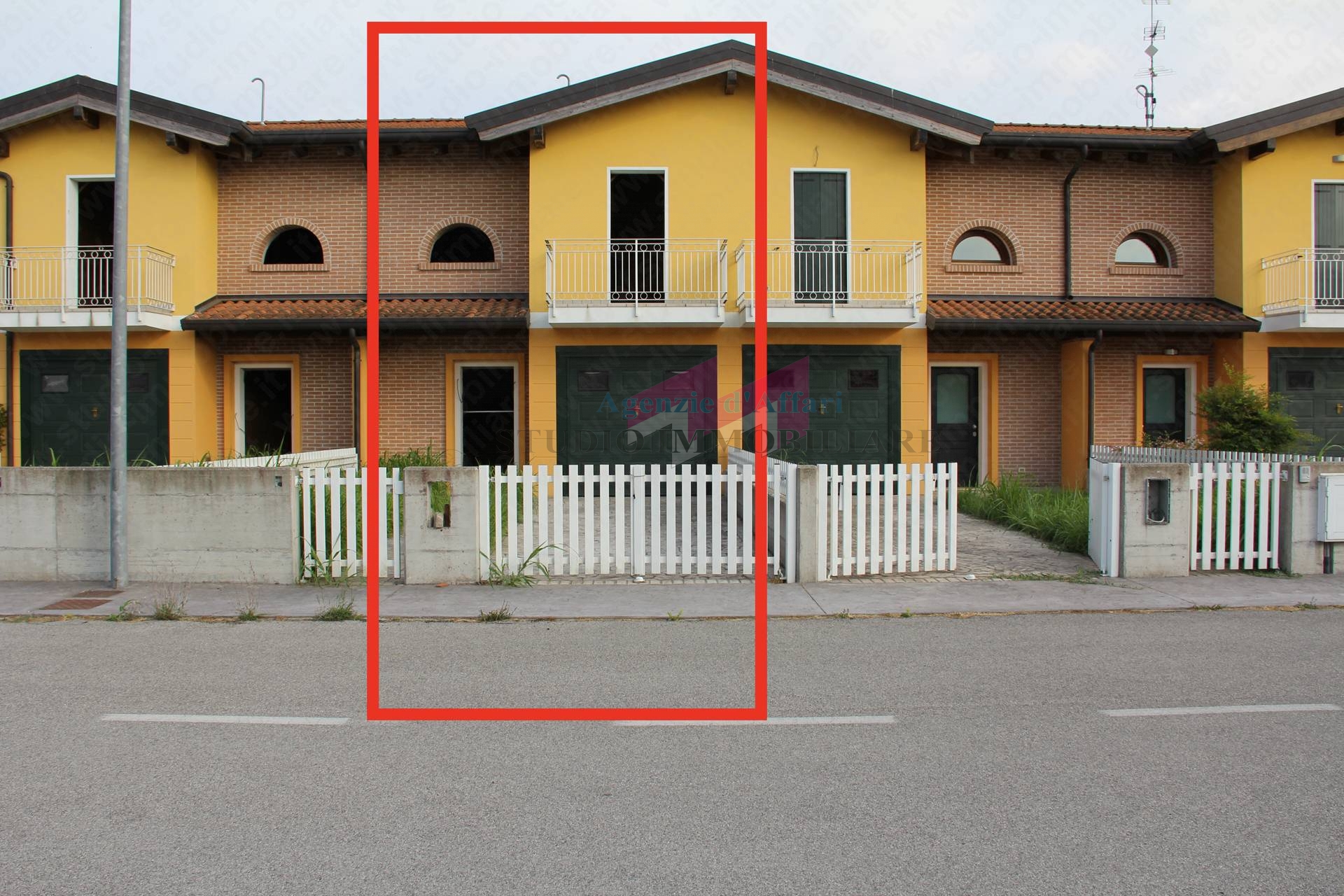 Villa con posto auto scoperto a Canda