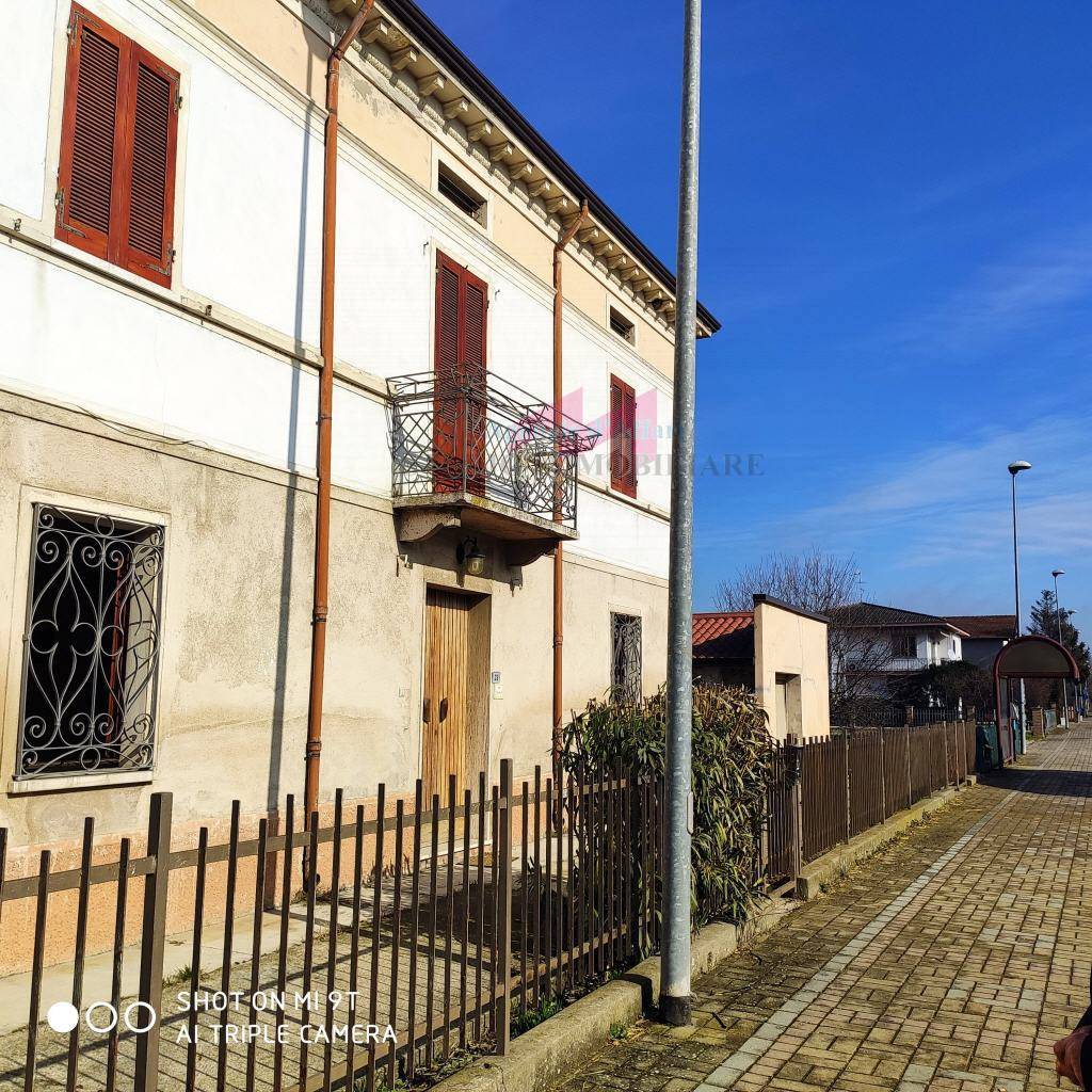 Casa indipendente in vendita a Serravalle a Po