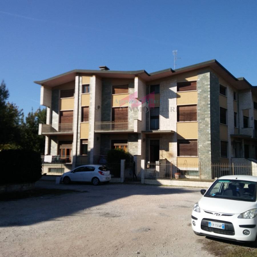Bifamiliare in vendita a Ostiglia