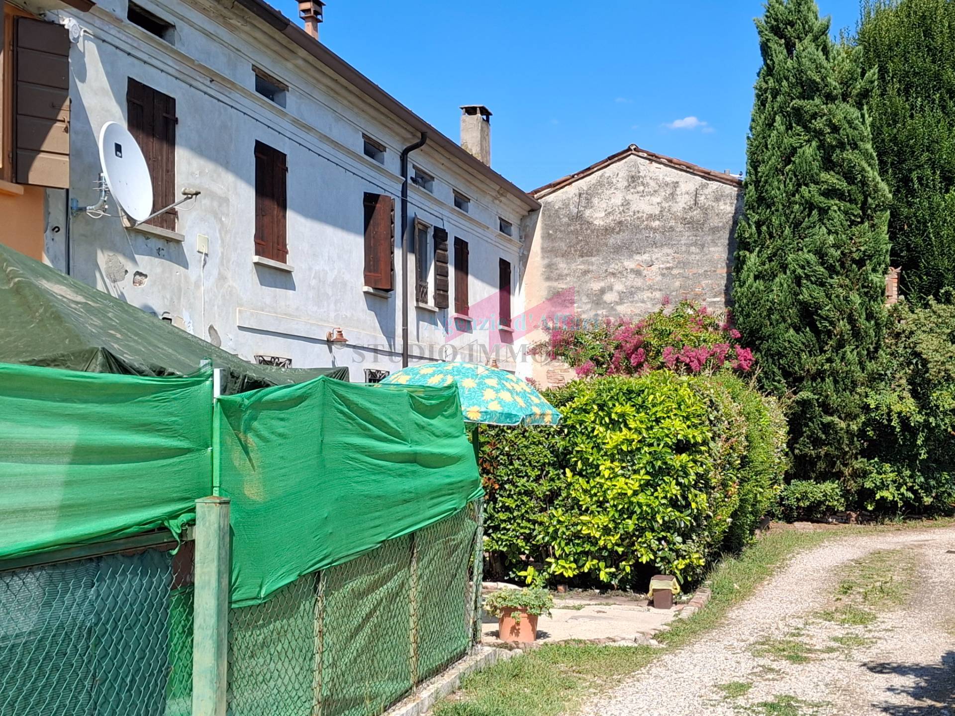 Porzione di fabbricato in vendita a Serravalle a Po, Libiola