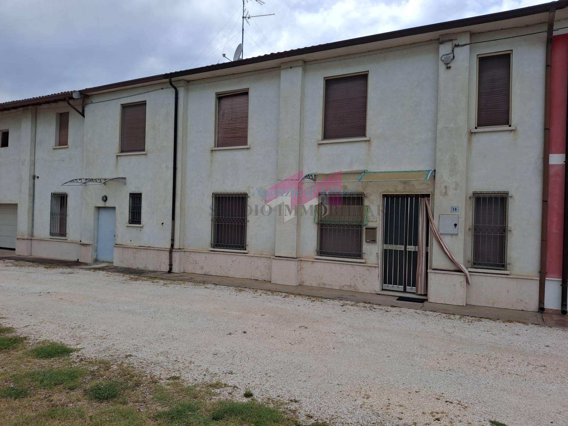 Porzione di fabbricato in vendita a Serravalle a Po