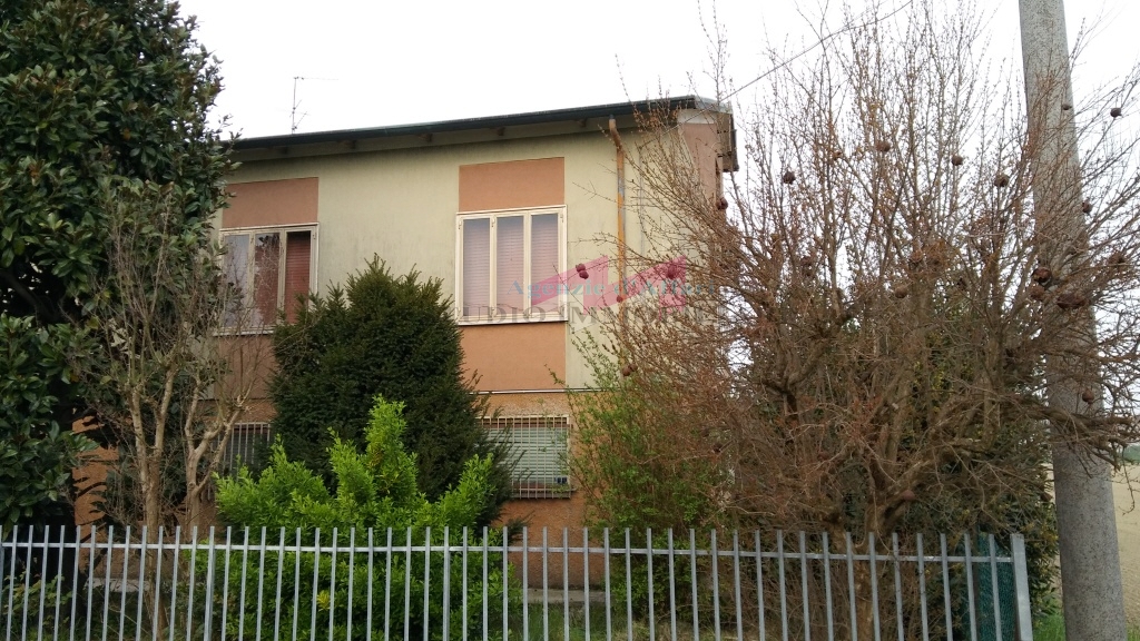 Casa singola in vendita a Serravalle a Po, Libiola
