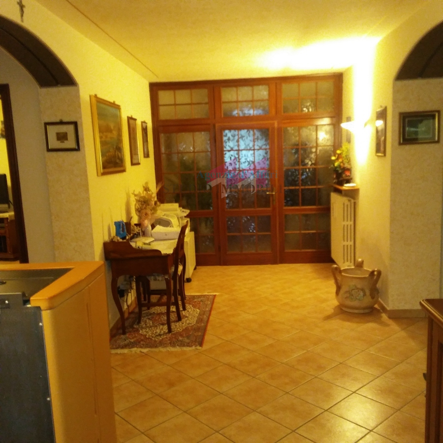 Porzione di fabbricato in vendita a Serravalle a Po, Caselle