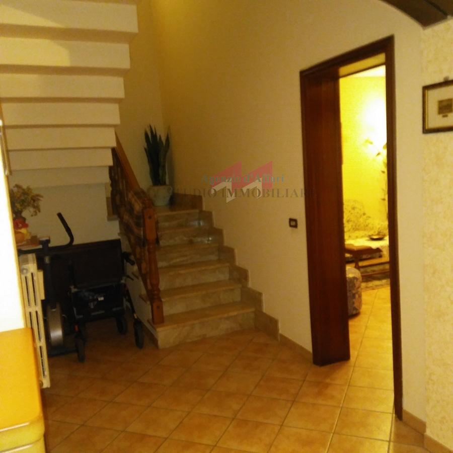 Porzione di fabbricato in vendita a Serravalle a Po, Caselle