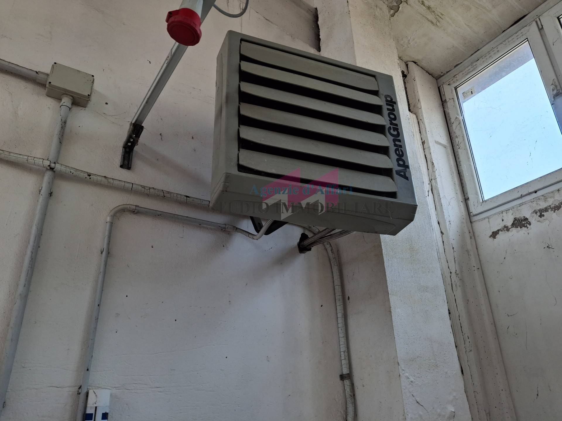 Laboratorio in vendita a Serravalle a Po, Torriana