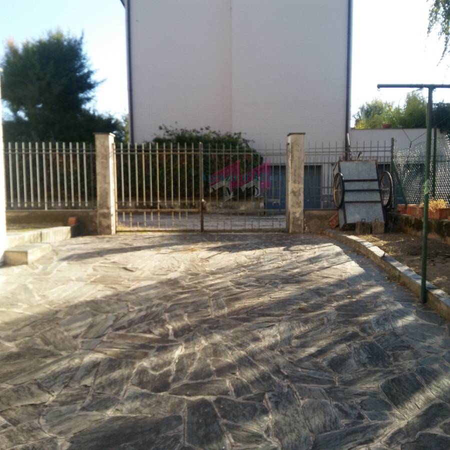 Bifamiliare in vendita a Ostiglia