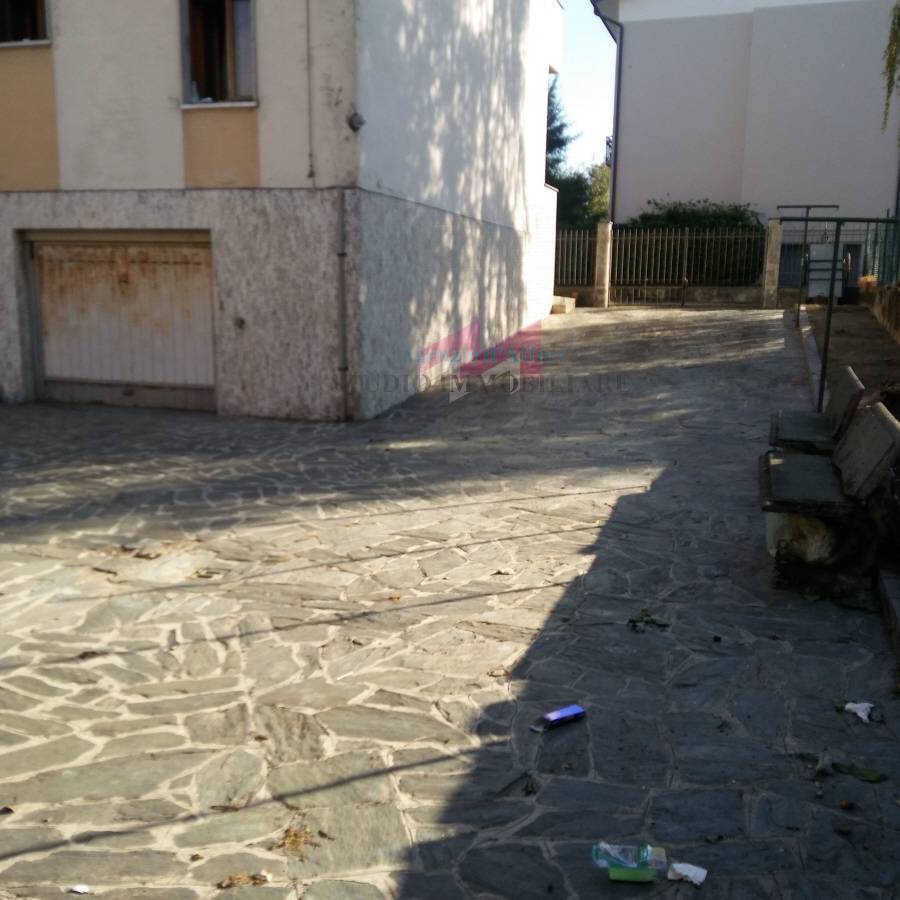 Bifamiliare in vendita a Ostiglia