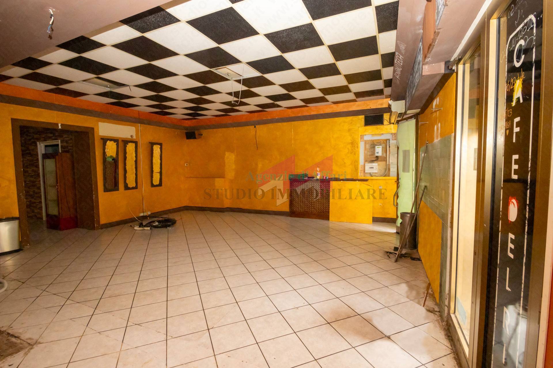Locale commerciale in affitto a Bergantino